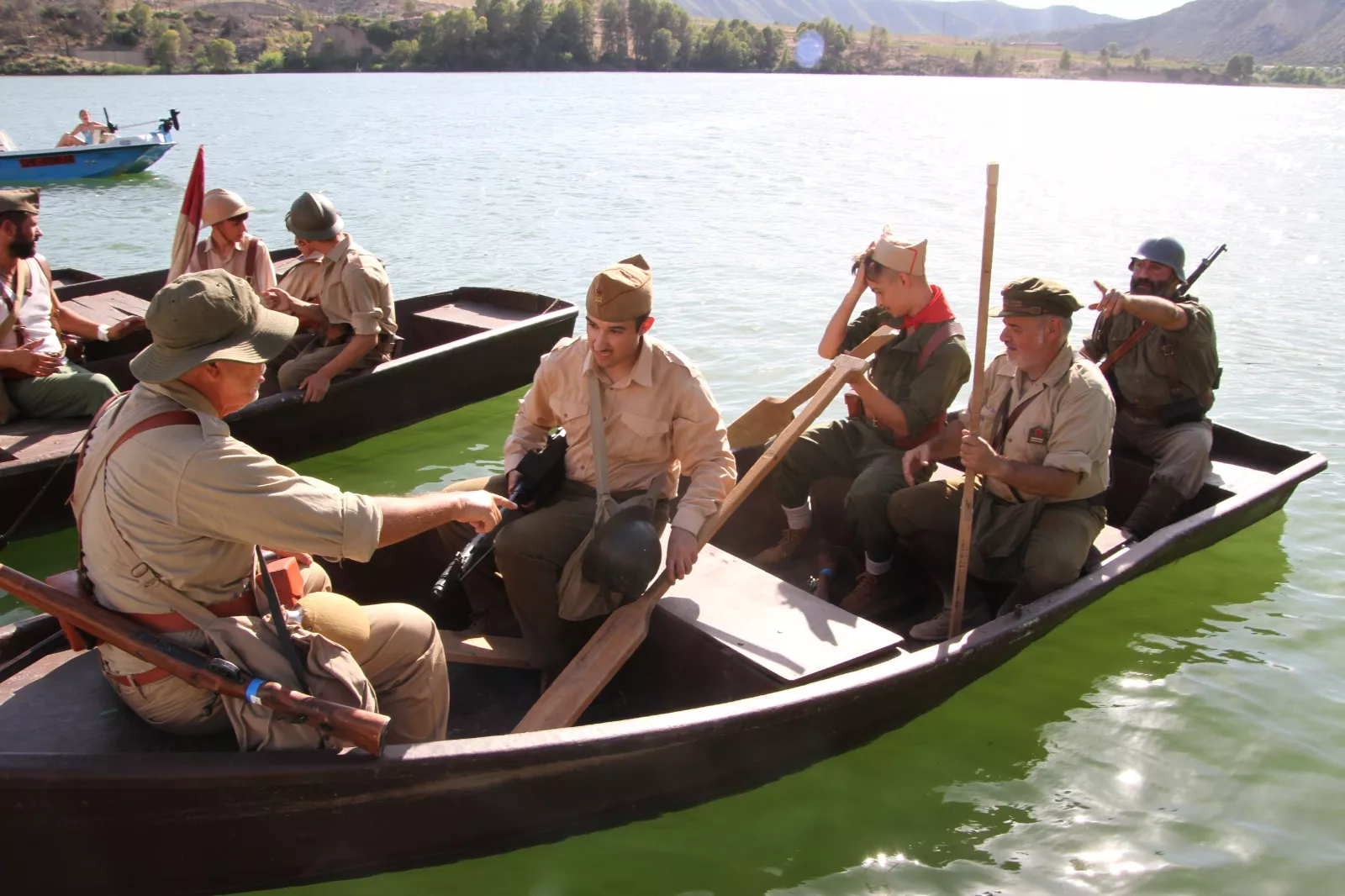 La asociación Primera Línea recreando la batalla del Ebro en Fayón. Foto Carlos Neofato 