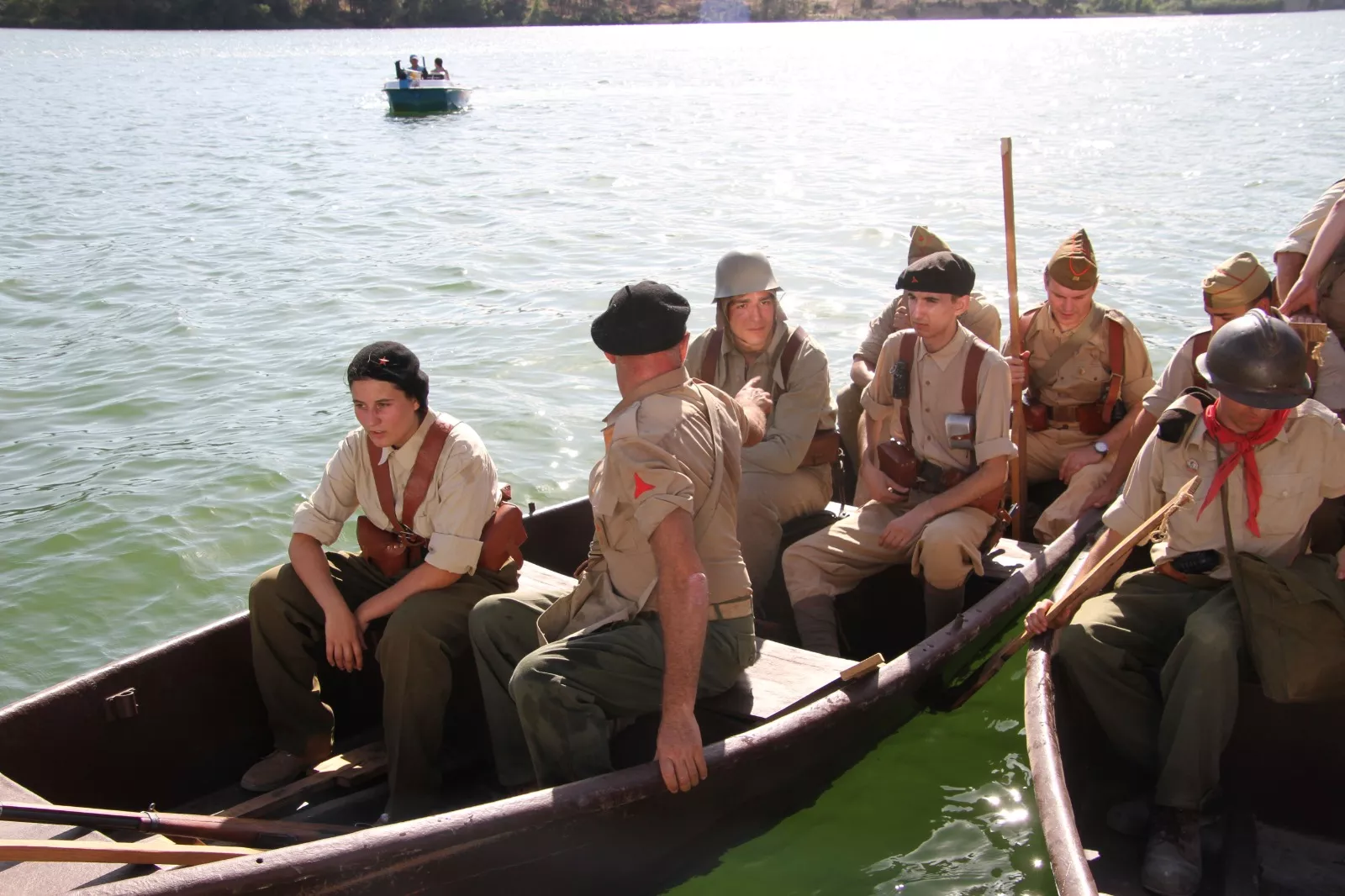 La asociación Primera Línea recreando la batalla del Ebro en Fayón. Foto Carlos Neofato 