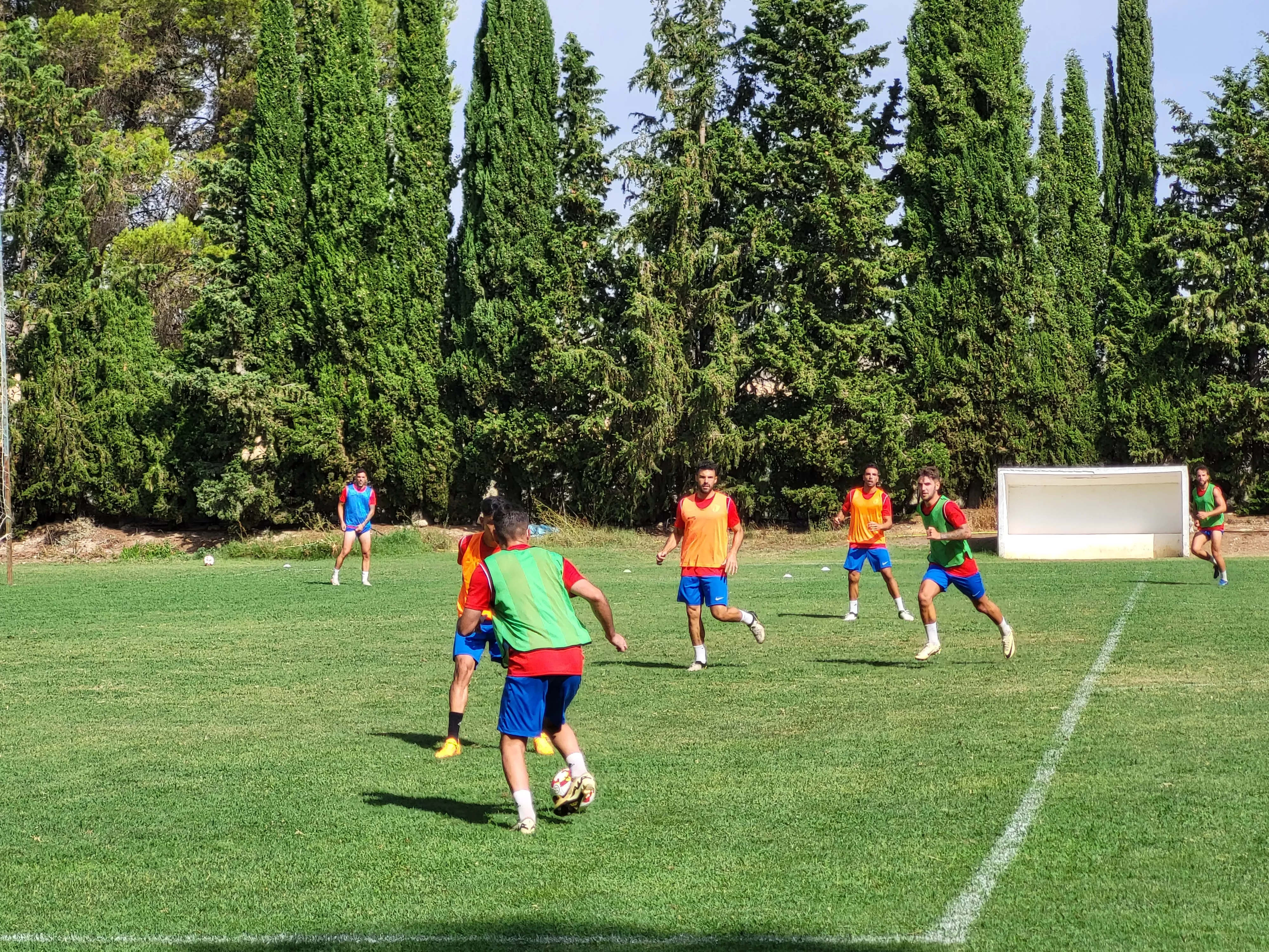 Entrenamiento del Barbastro en San Jorge. Foto: Adrián Mora