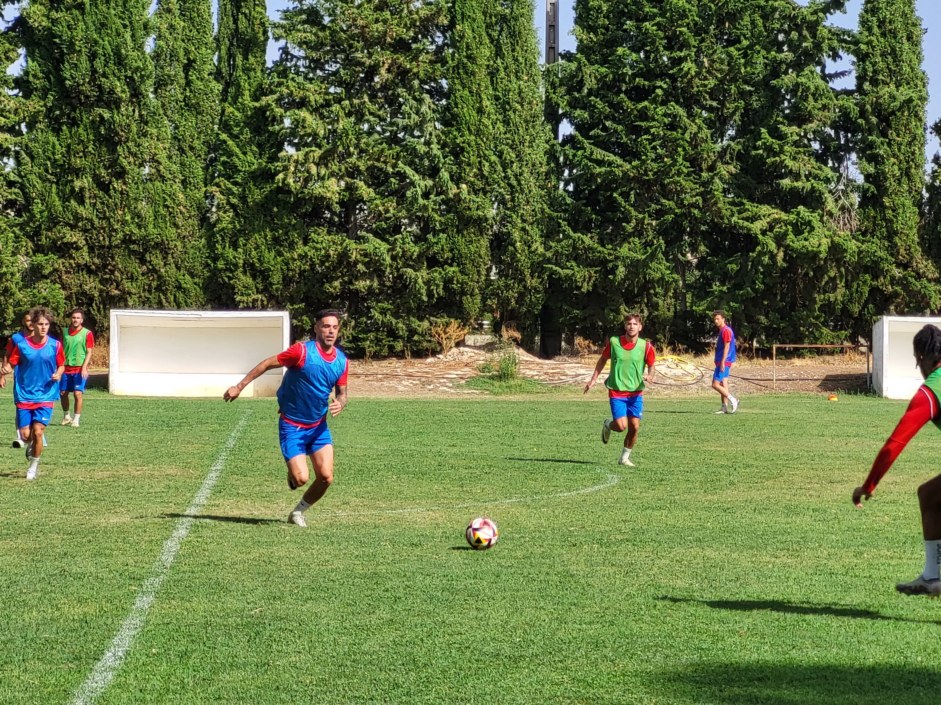 Entrenamiento del Barbastro en San Jorge. Foto: Adrián Mora
