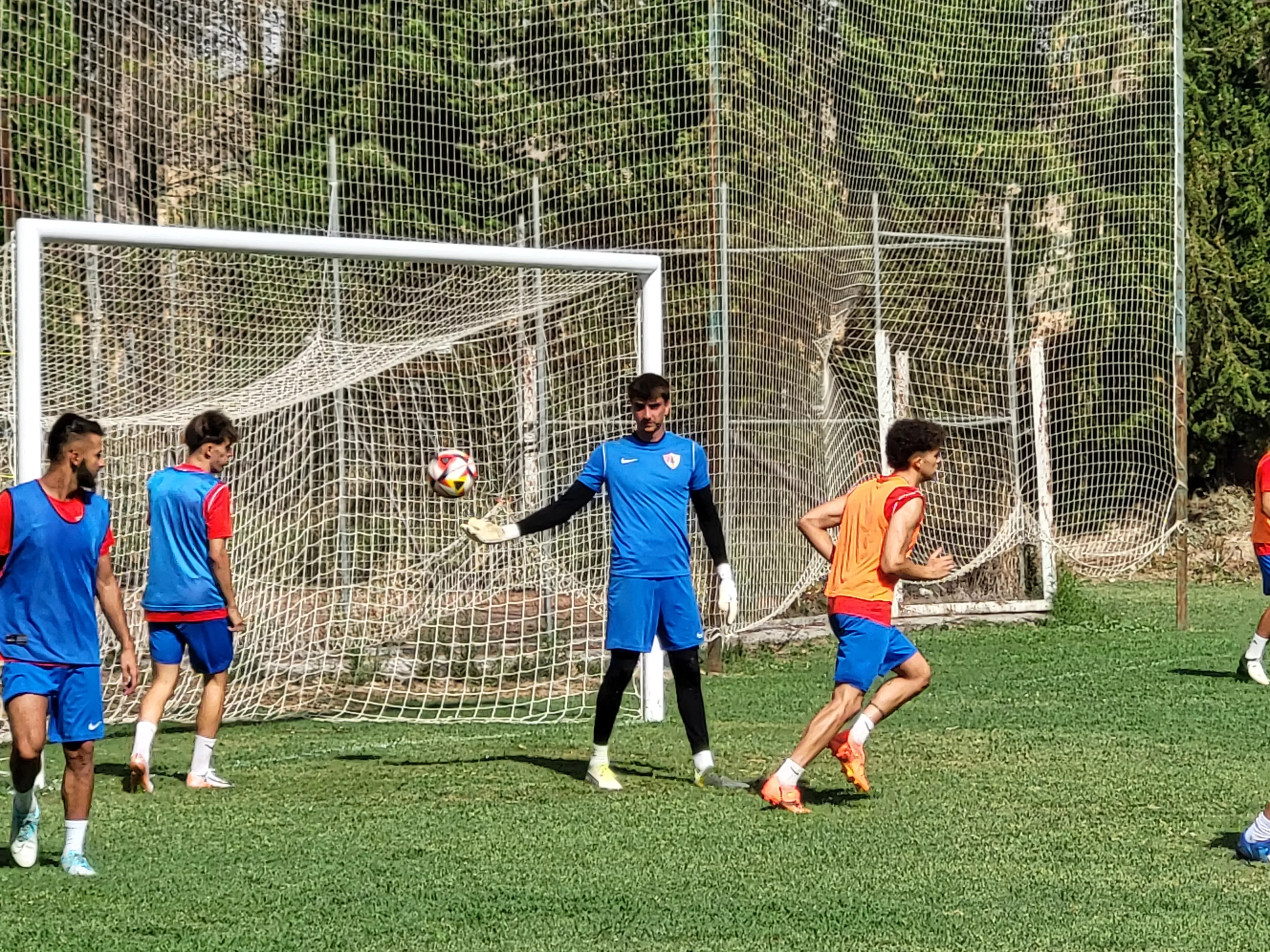 Entrenamiento del Barbastro en San Jorge. Foto: Adrián Mora