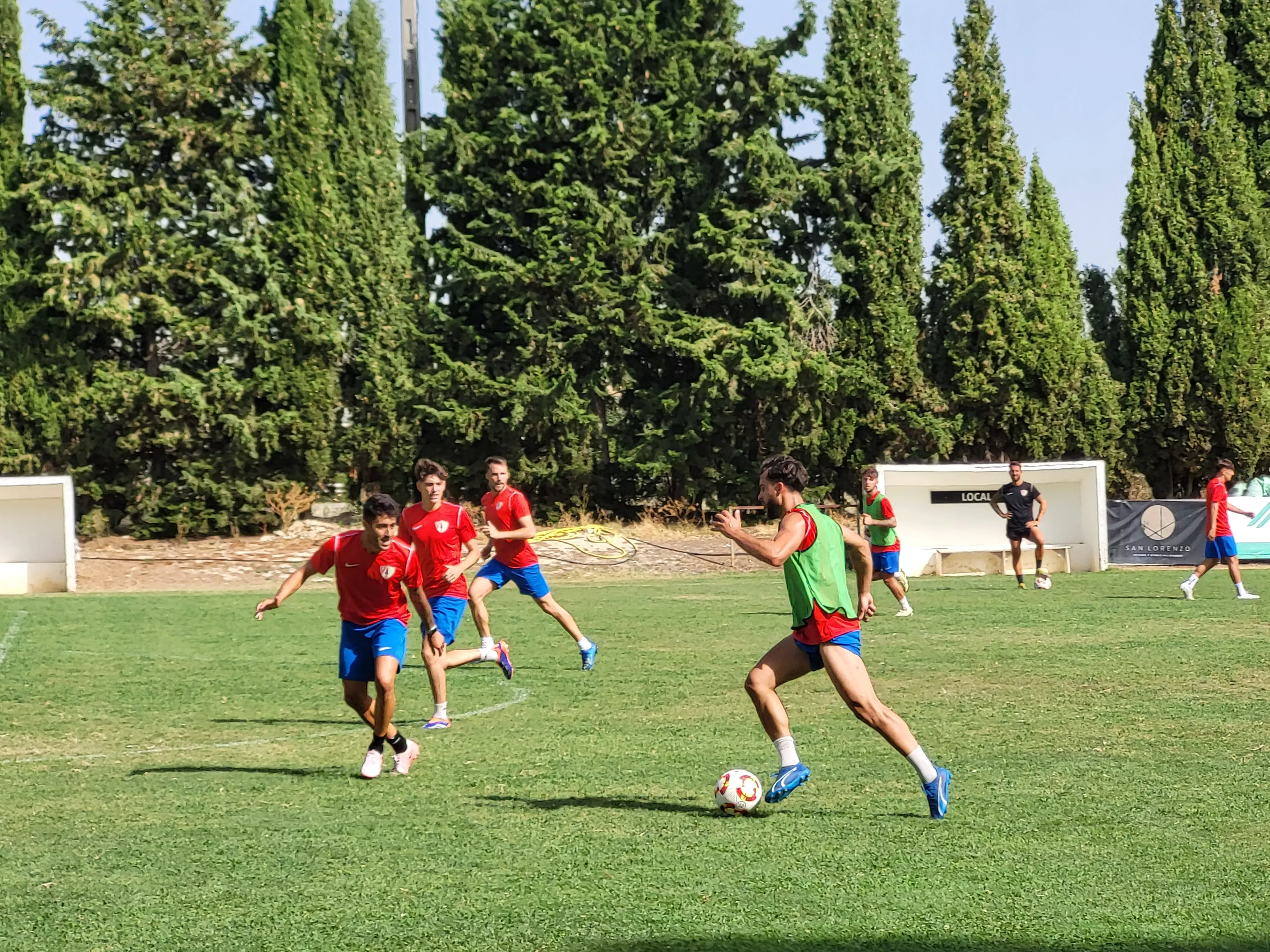 Entrenamiento del Barbastro en San Jorge. Foto: Adrián Mora