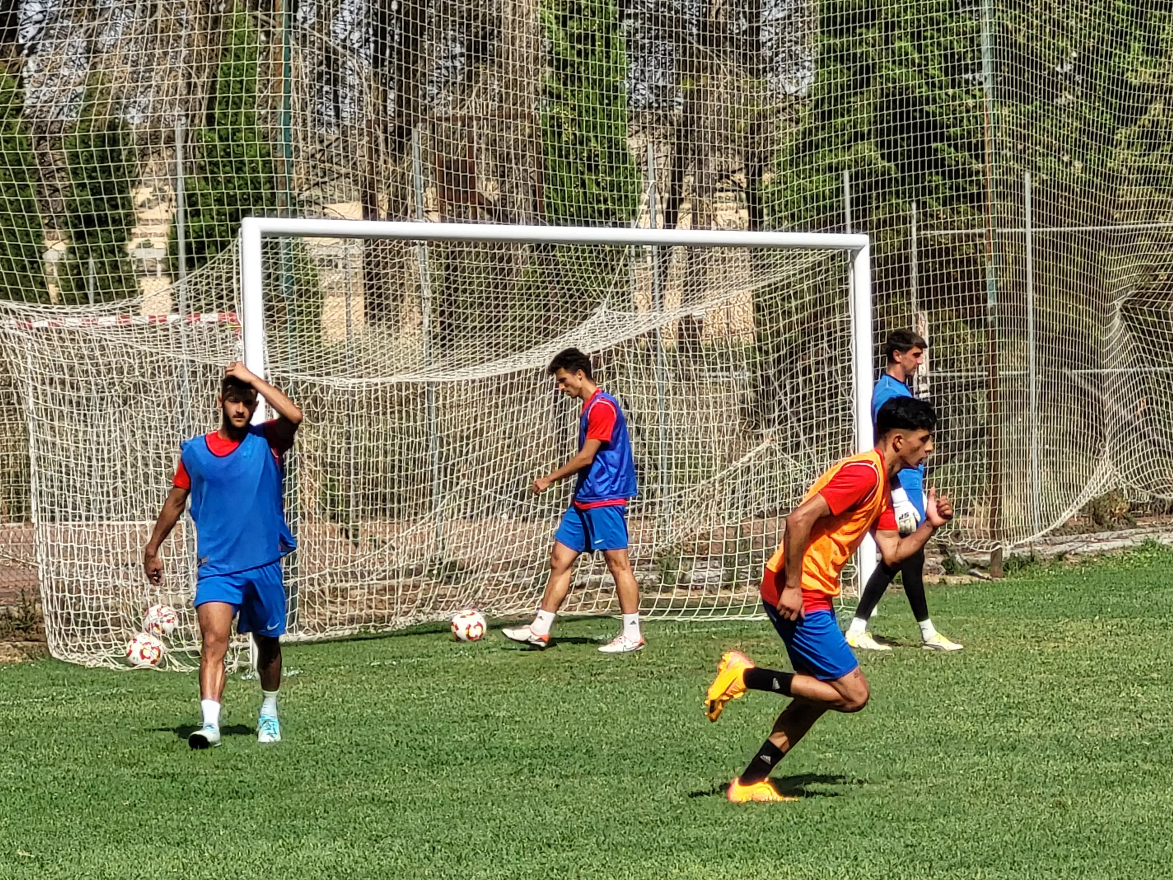 Entrenamiento del Barbastro en San Jorge. Foto: Adrián Mora
