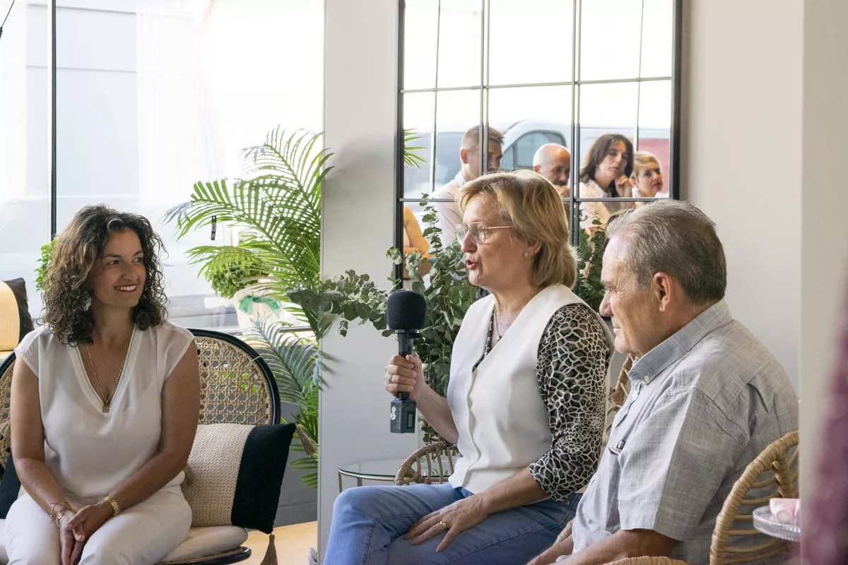 Ana Isabel Claver, Macu Lanuza y Toño Fernández en el espacio Cosmos Castellar