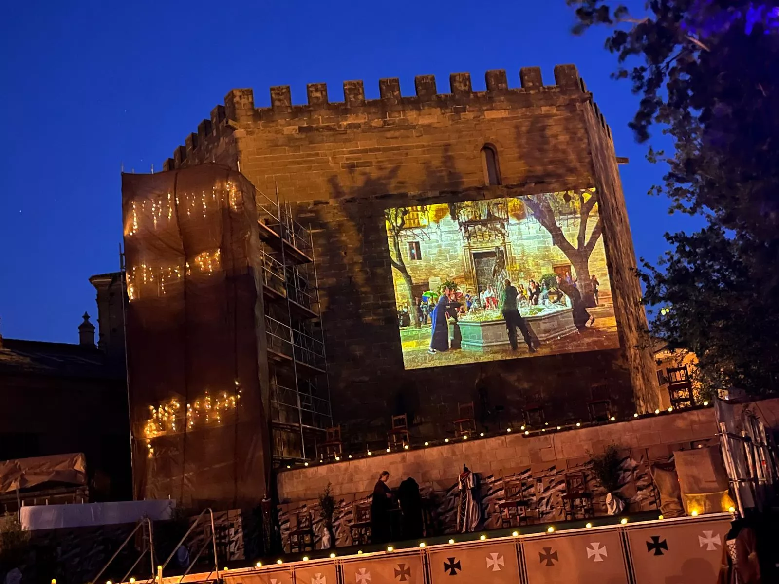 "La danza de los tiempos" de José Espinosa en la plaza General Alsina. Foto Mercedes Manterola
