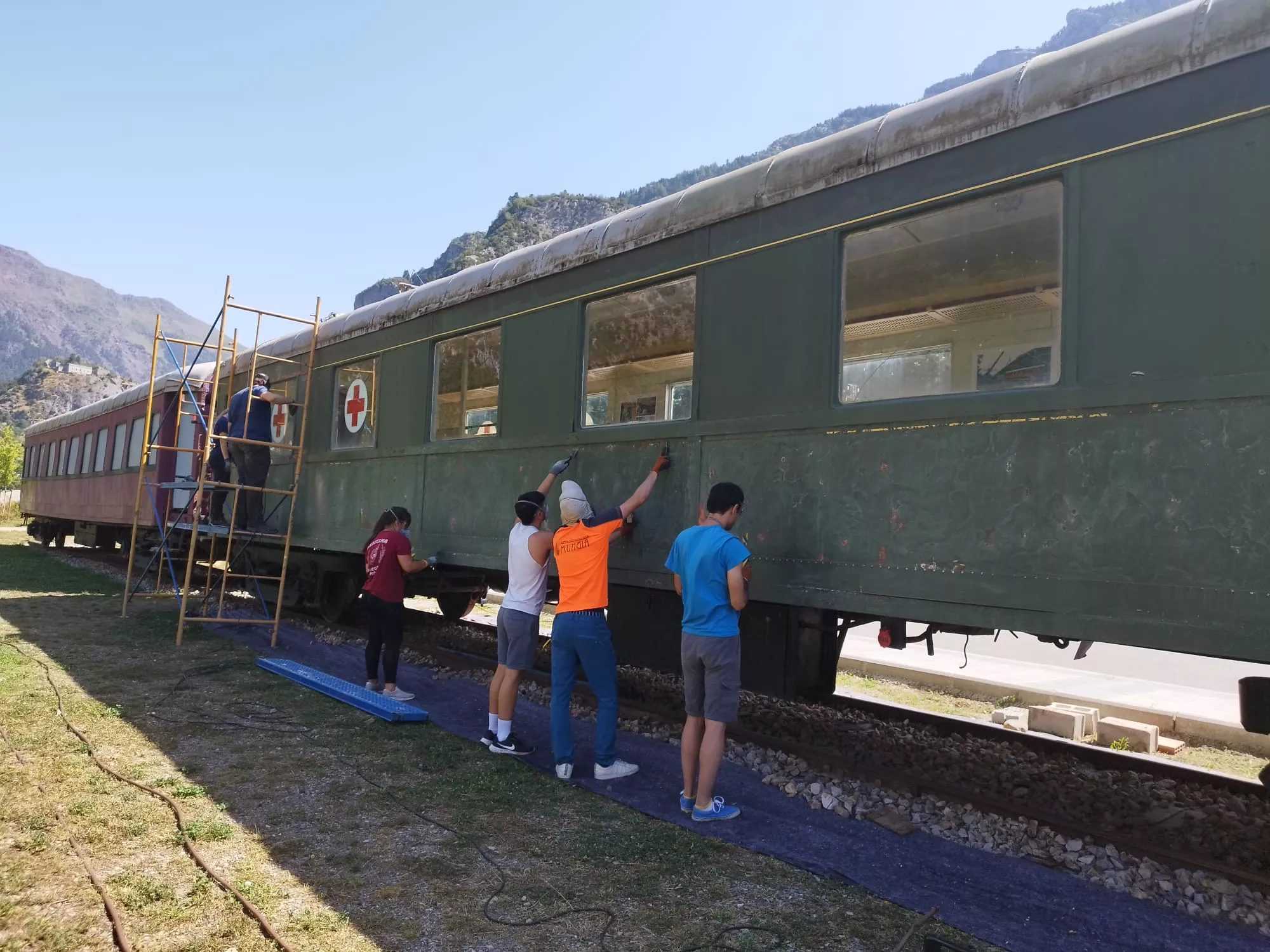 Campo de voluntariado internacional 'El tren de los peregrinos' de Canfranc.