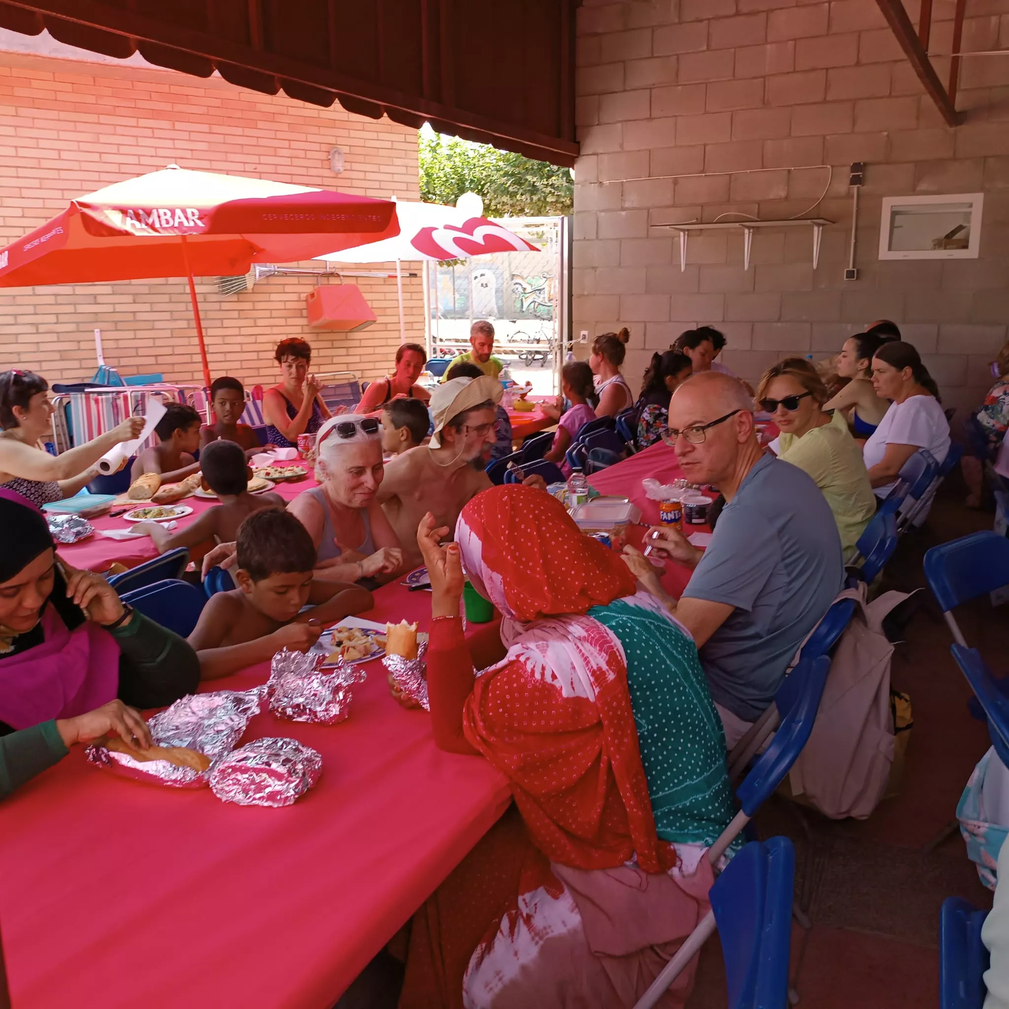 Jornada inolvidable en Ayerbe de las niñas y niños del programa Vacaciones en paz. 