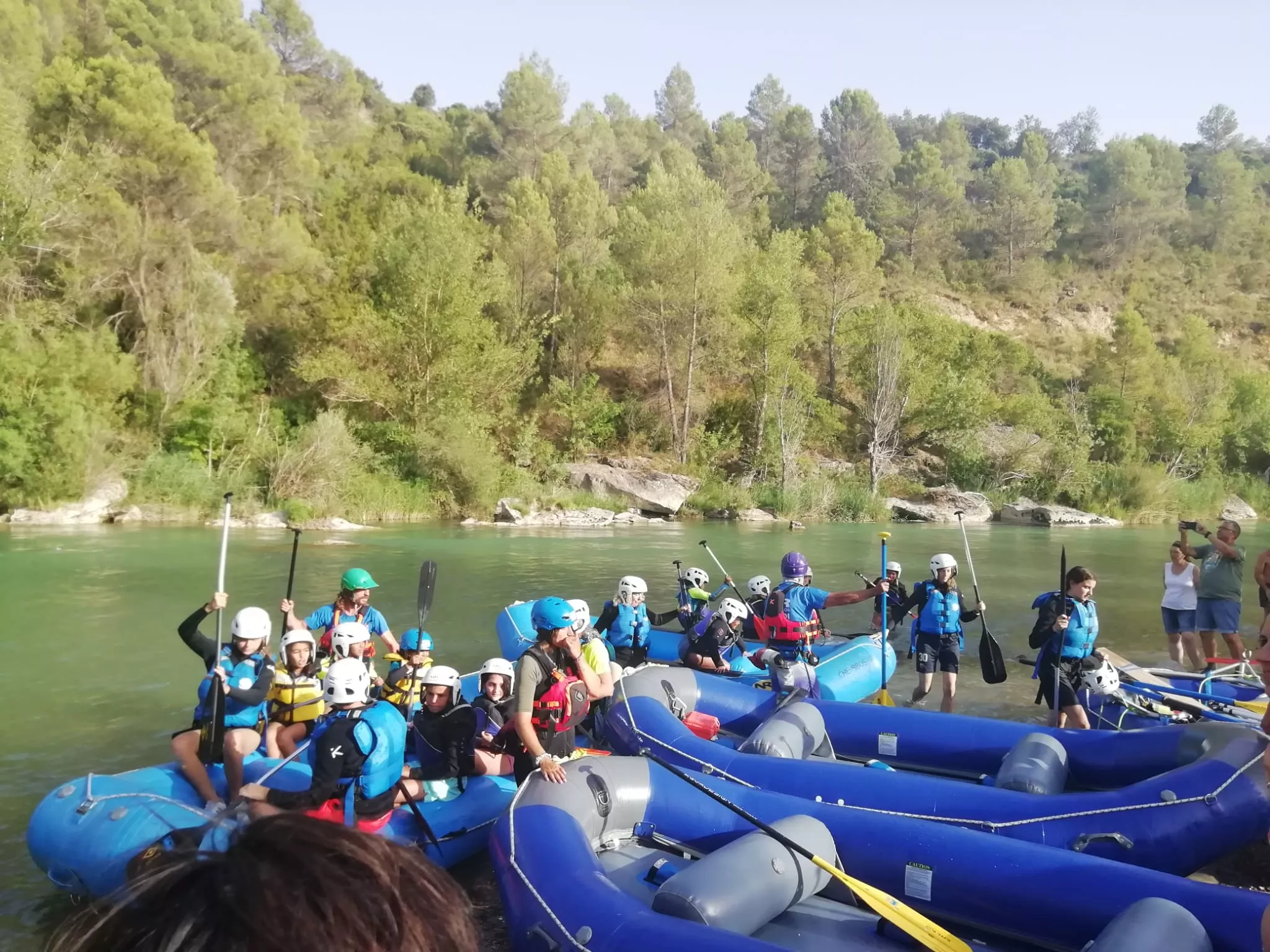 Jornada inolvidable en Ayerbe de las niñas y niños del programa Vacaciones en paz. 