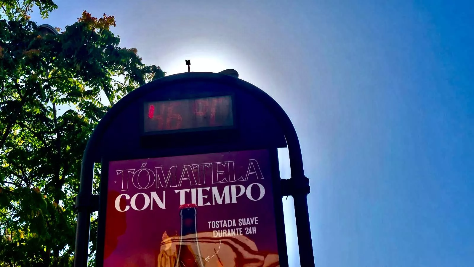 Termómetro en la Plaza de Navarra con 46 grados