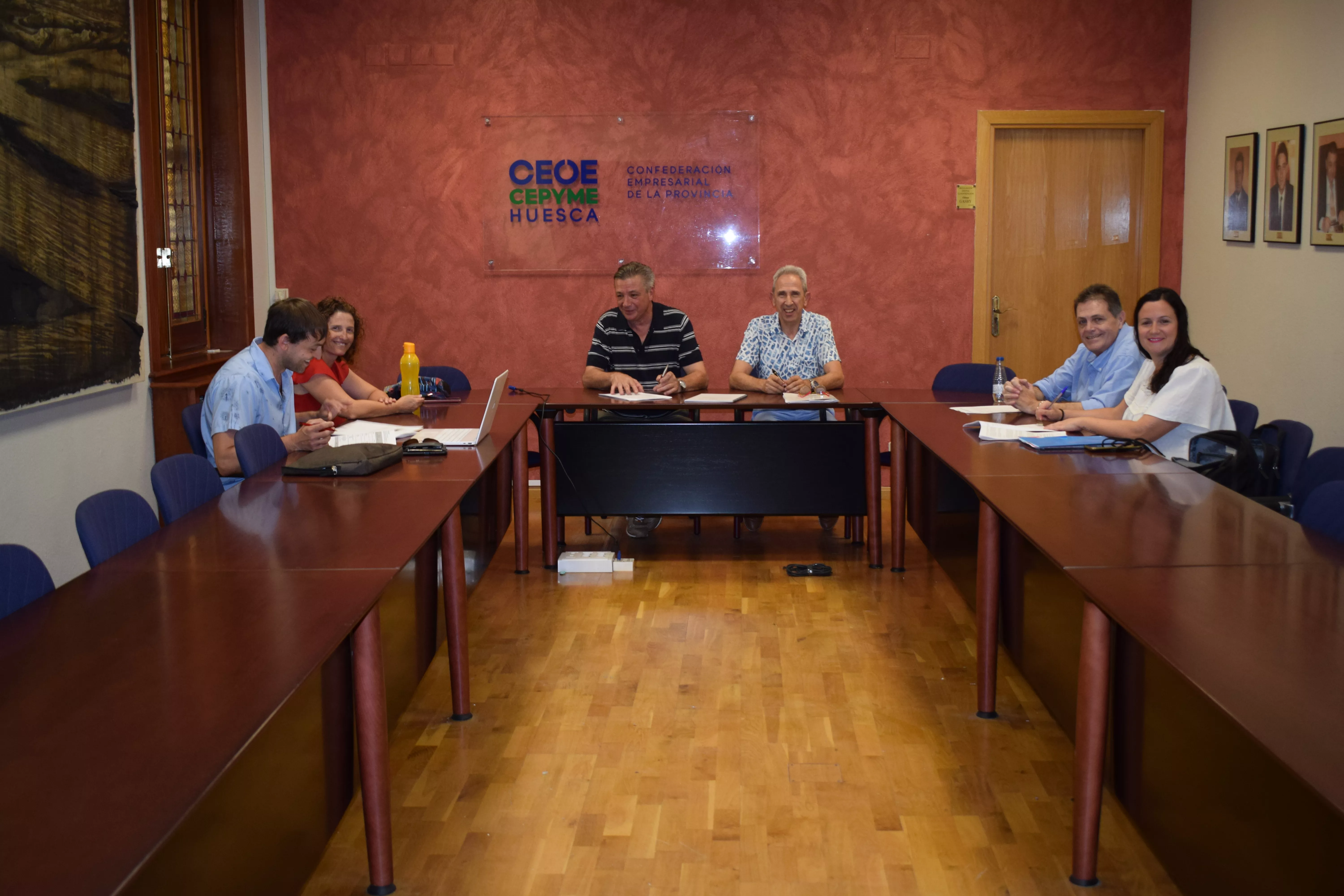 Firma de los convenios de la madera en Ceoe Cepyme