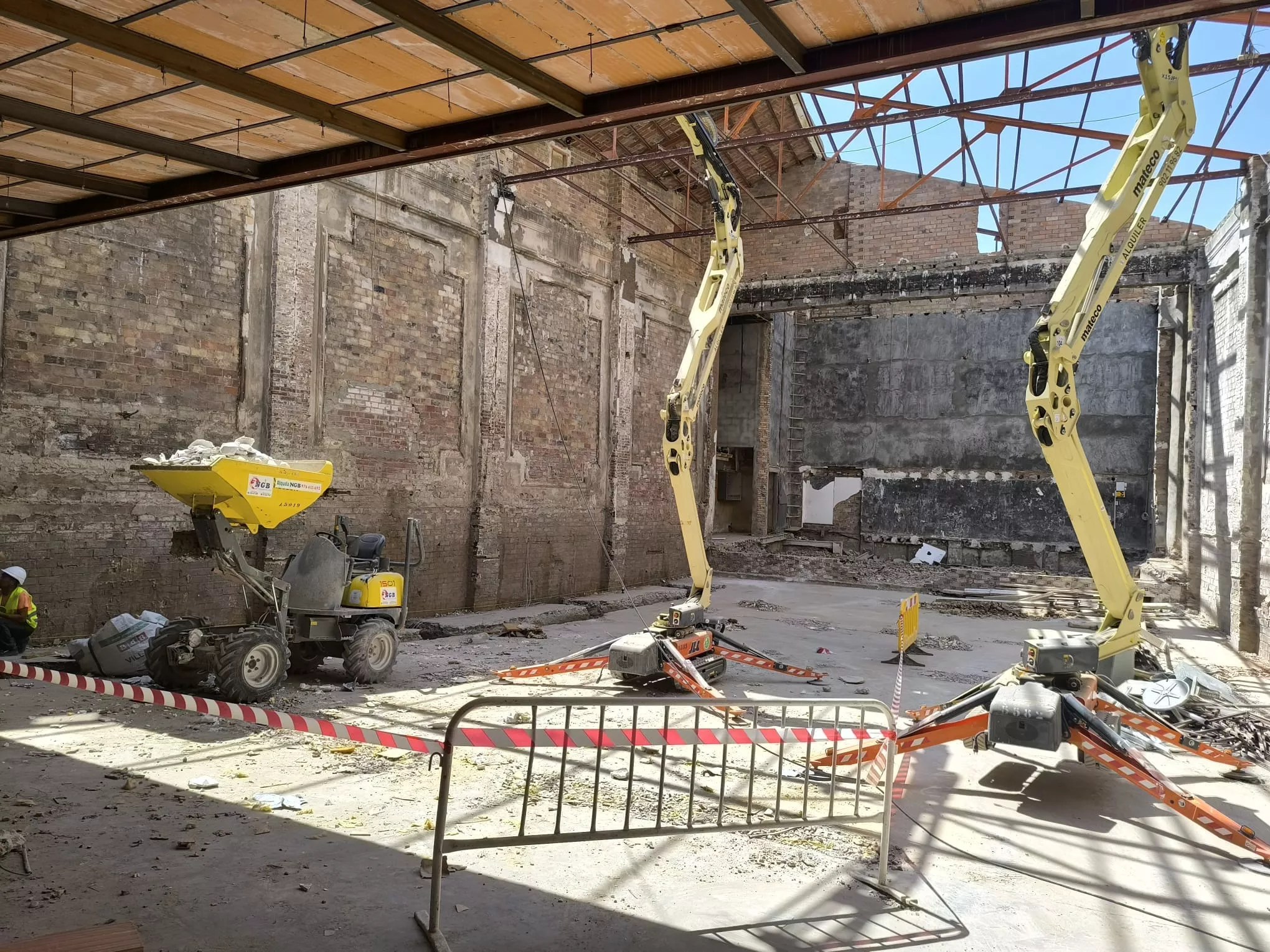 Obras del proyecto de rehabilitación integral de la sala Florida de Fraga. Obras del proyecto de rehabilitación integral de la sala Florida de Fraga.