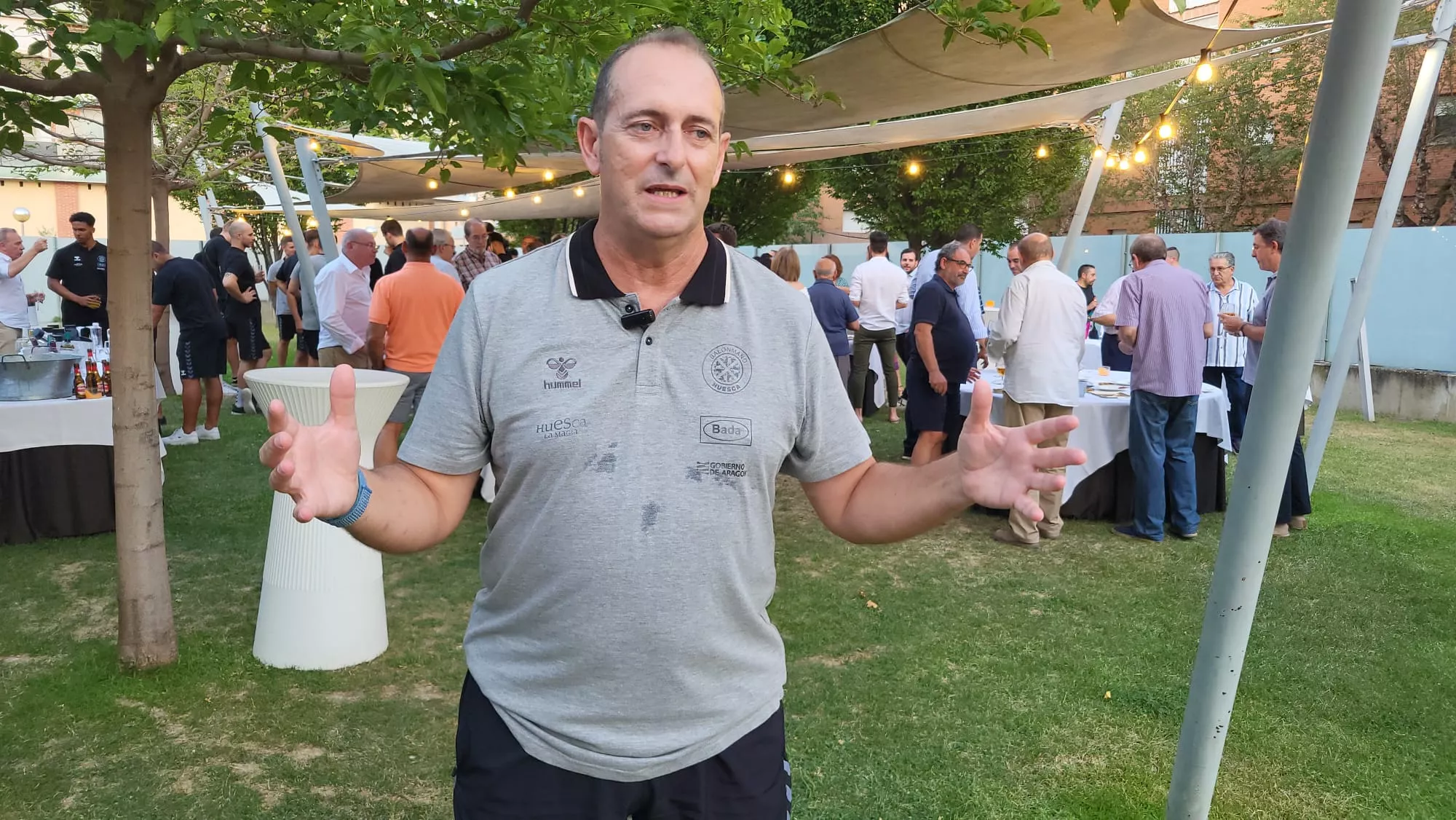 Presentación de la plantilla de Bada Huesca