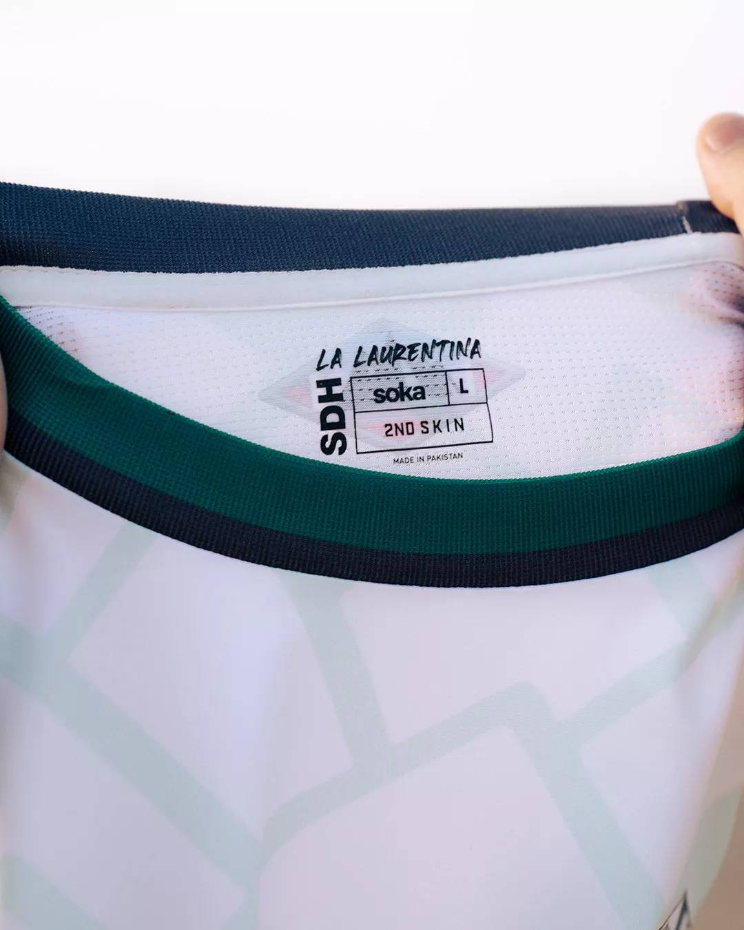 Imágenes de la presentación de las camisetas del Huesca 2024/25