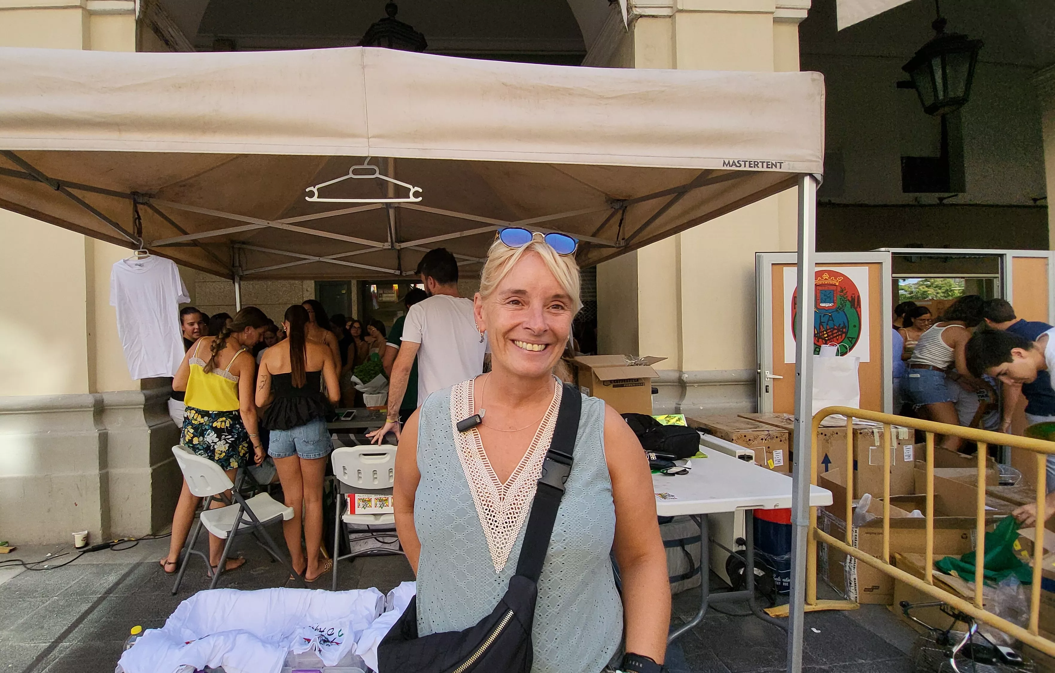 Arranca la campaña laurentina de socios de las Peñas de Huesca en los Porches de Galicia. Foto Mercedes Manterola
