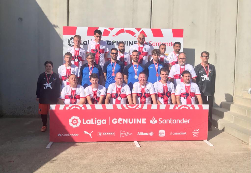 Plantilla y cuerpo técnico del Huesca