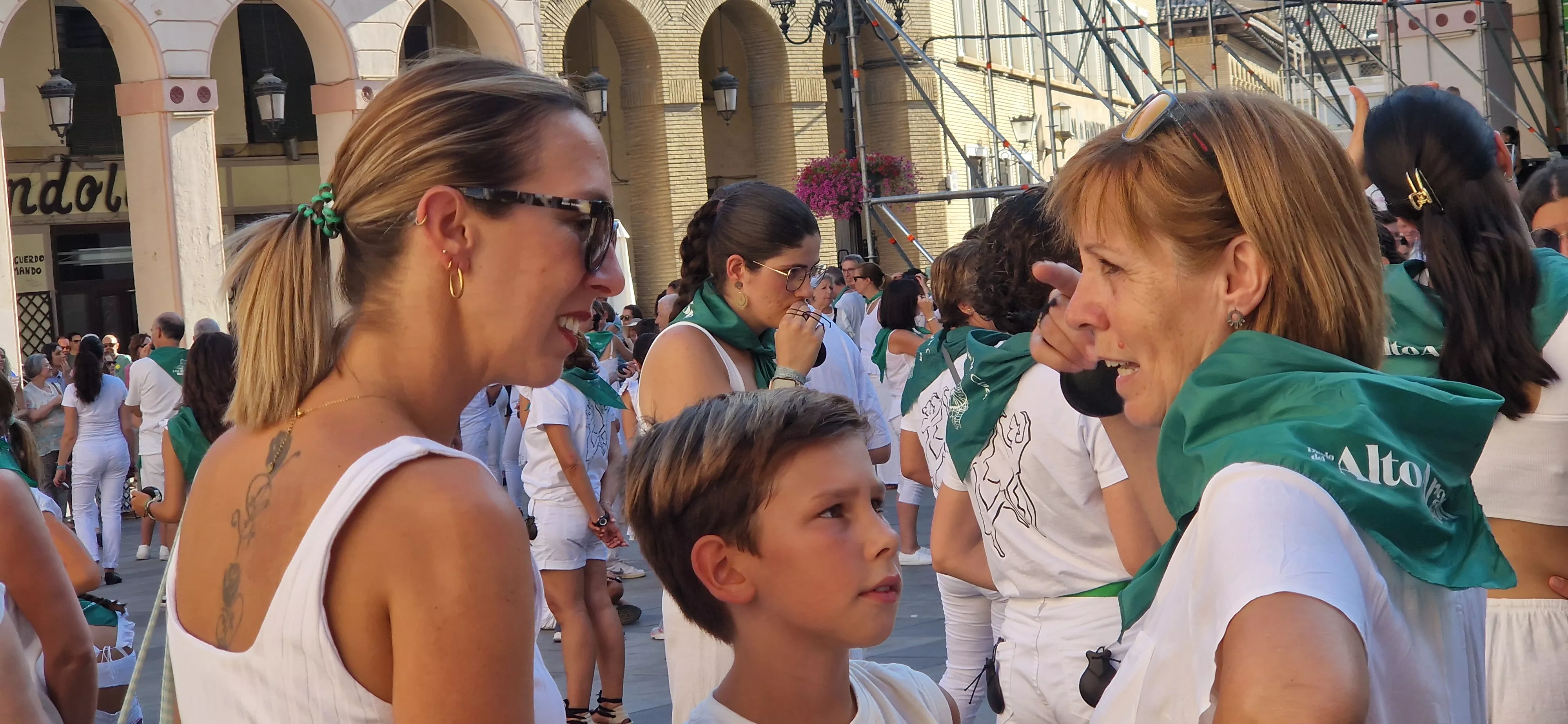 Baile de la Jota de San Lorenzo en la Plaza López Allué. Foto Myriam Martínez 