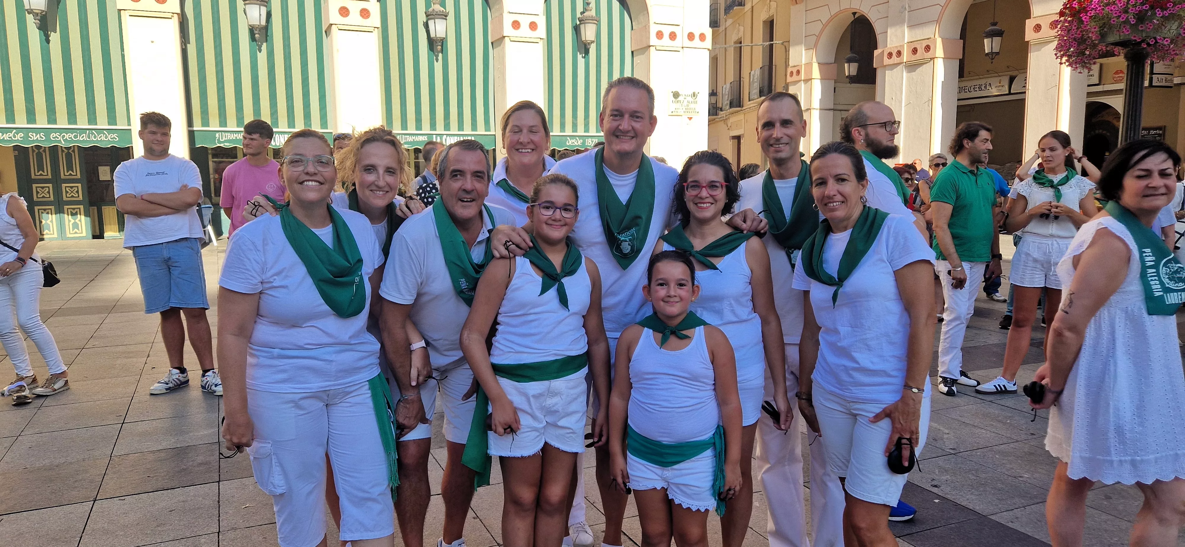 Baile de la Jota de San Lorenzo en la Plaza López Allué. Foto Myriam Martínez 