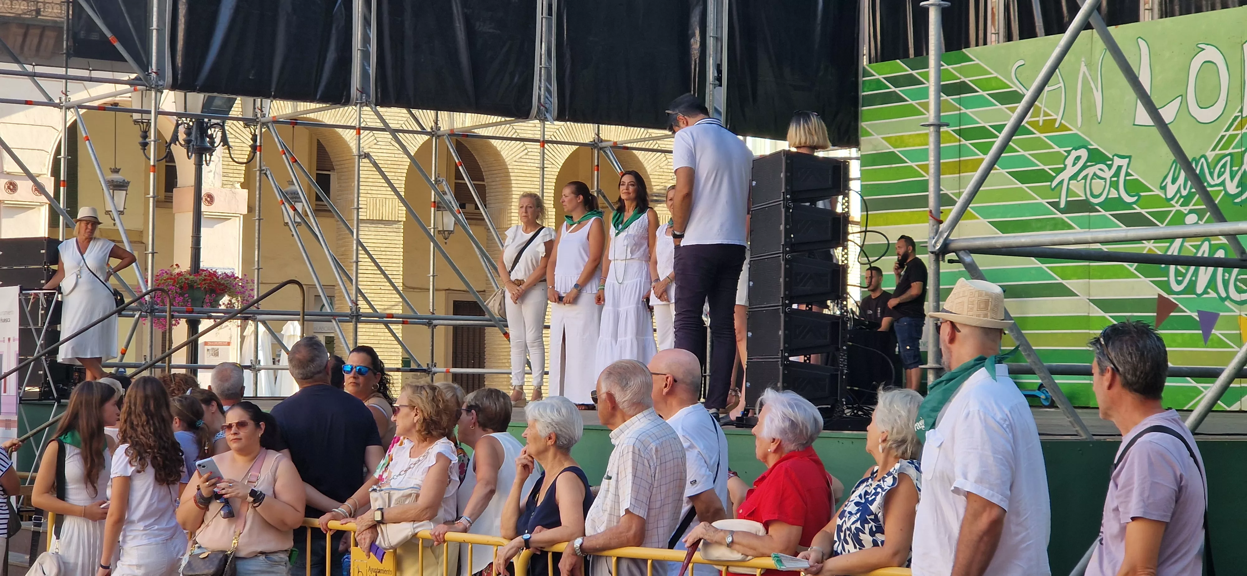 Baile de la Jota de San Lorenzo en la Plaza López Allué. Foto Myriam Martínez 