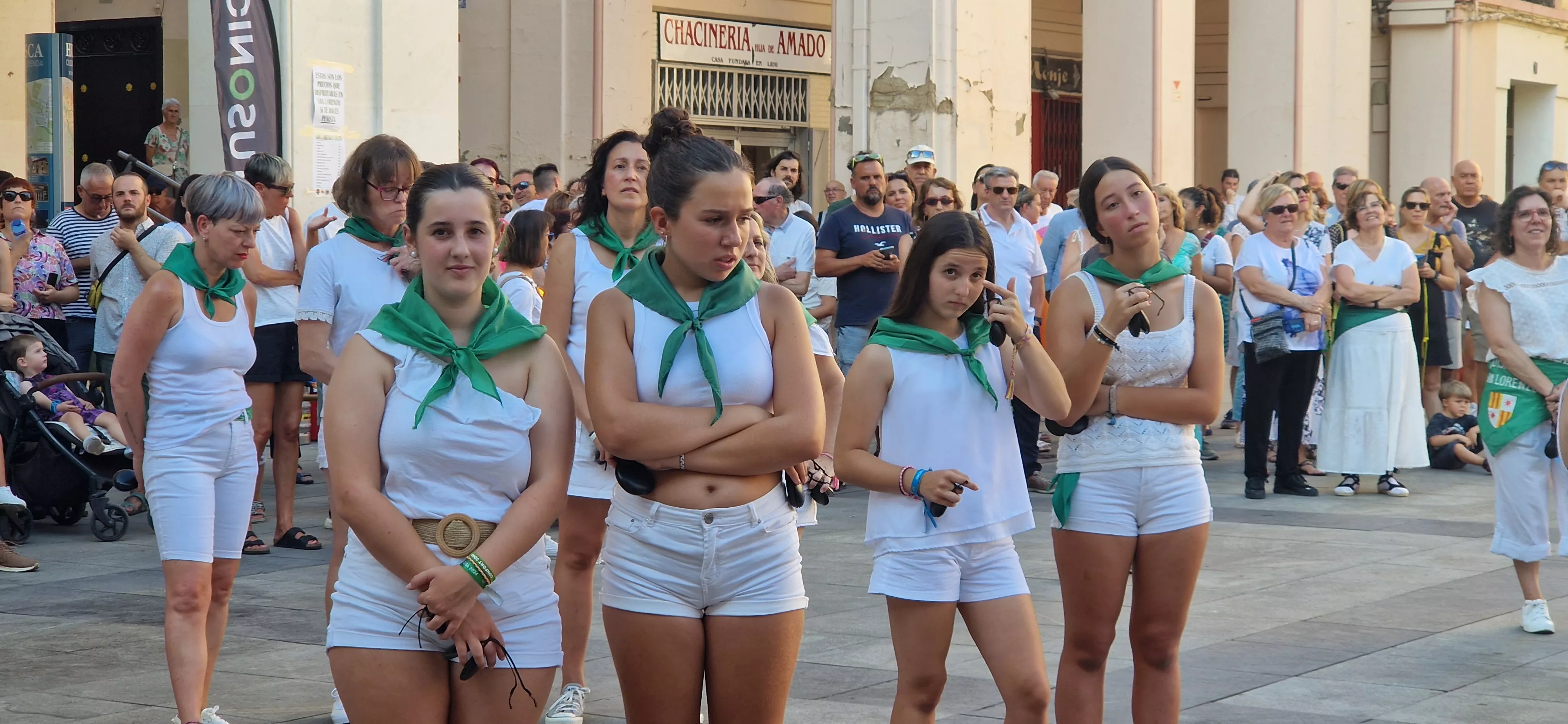 Baile de la Jota de San Lorenzo en la Plaza López Allué. Foto Myriam Martínez 
