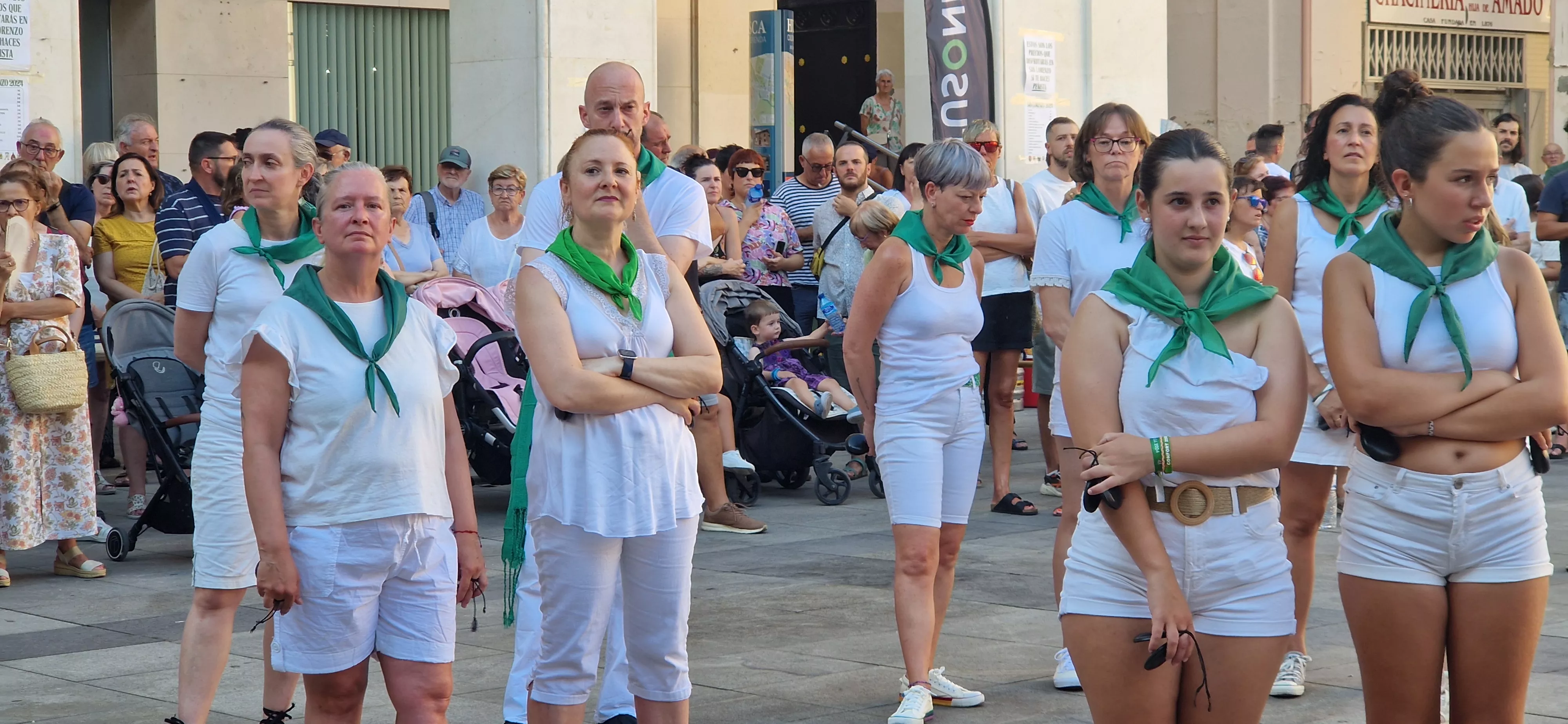 Baile de la Jota de San Lorenzo en la Plaza López Allué. Foto Myriam Martínez 