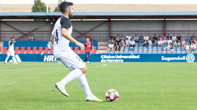 Santigosa, en un partido con el Tudelano. Santigosa, en un partido con el Tudelano.