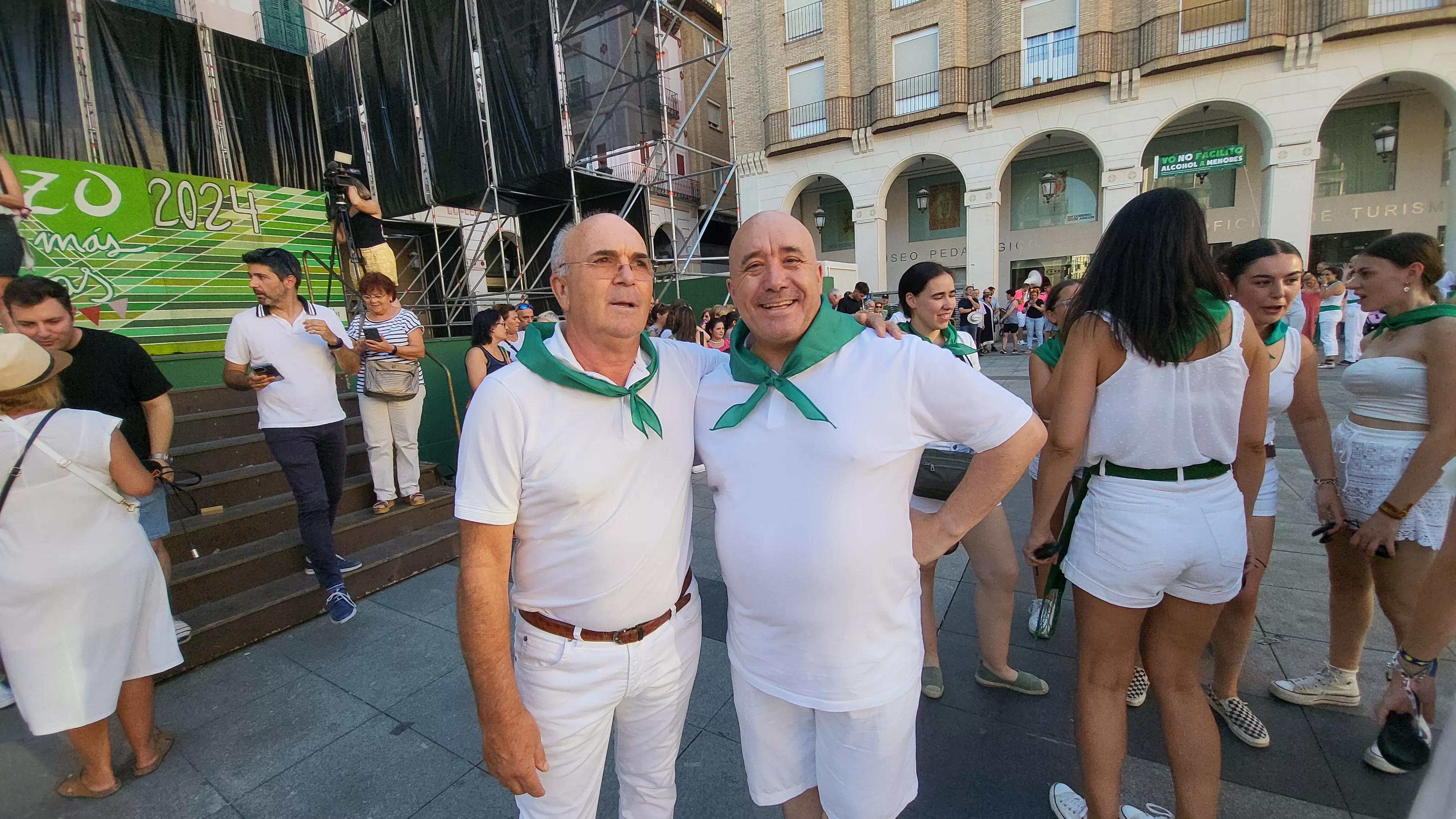Baile de la Jota de San Lorenzo en la Plaza López Allué. Foto Mercedes Manterola