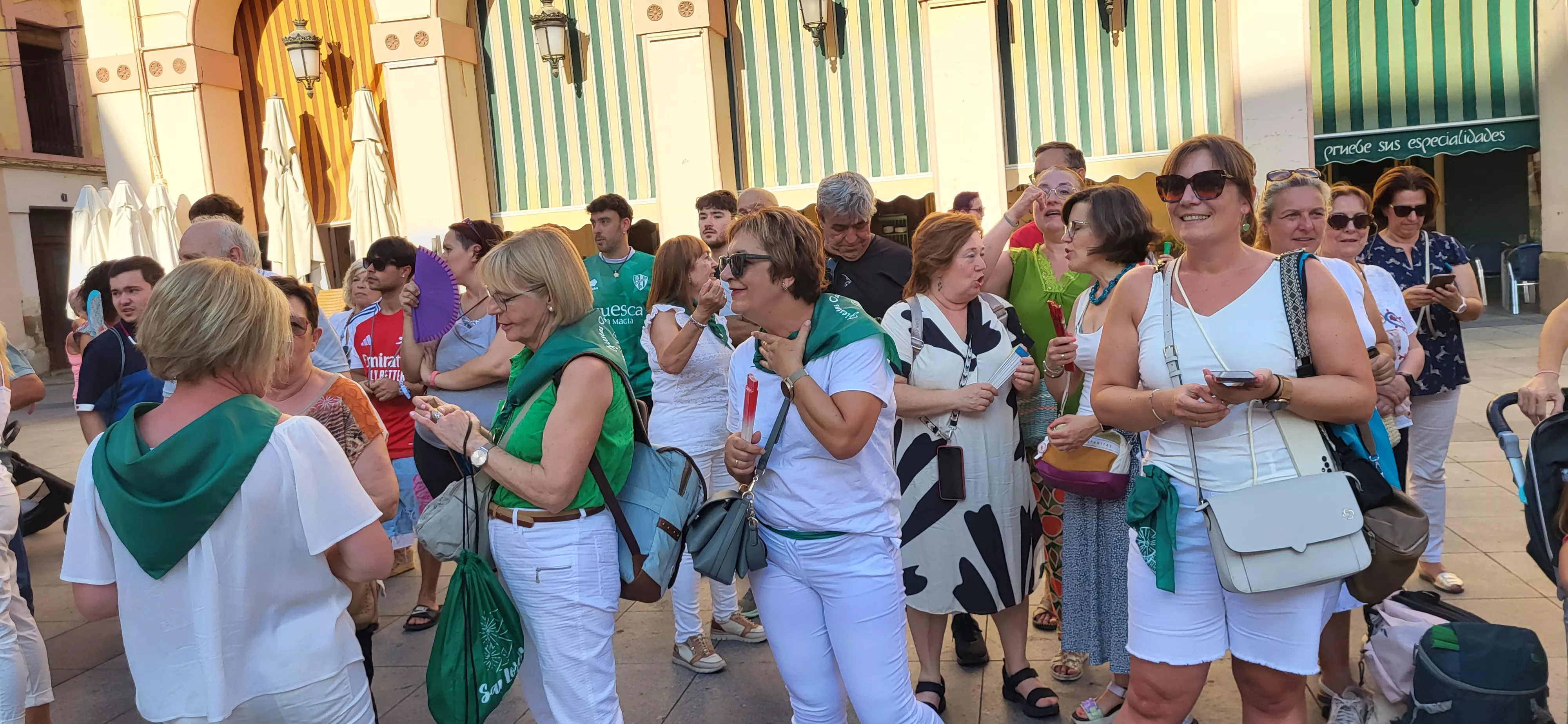 Baile de la Jota de San Lorenzo en la Plaza López Allué. Foto Mercedes Manterola