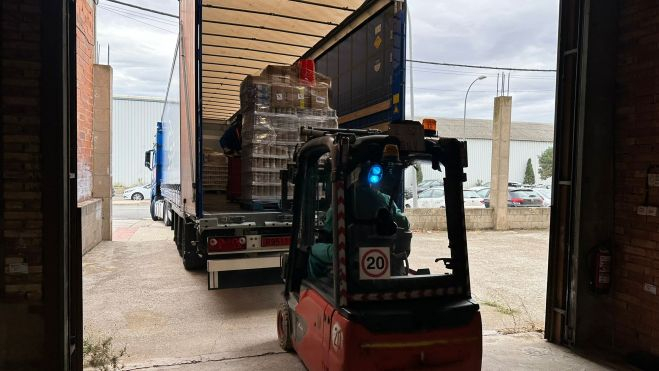 Trabajos esta mañana para cargar el camión con destino a Ucrania Trabajos esta mañana para cargar el camión con destino a Ucrania