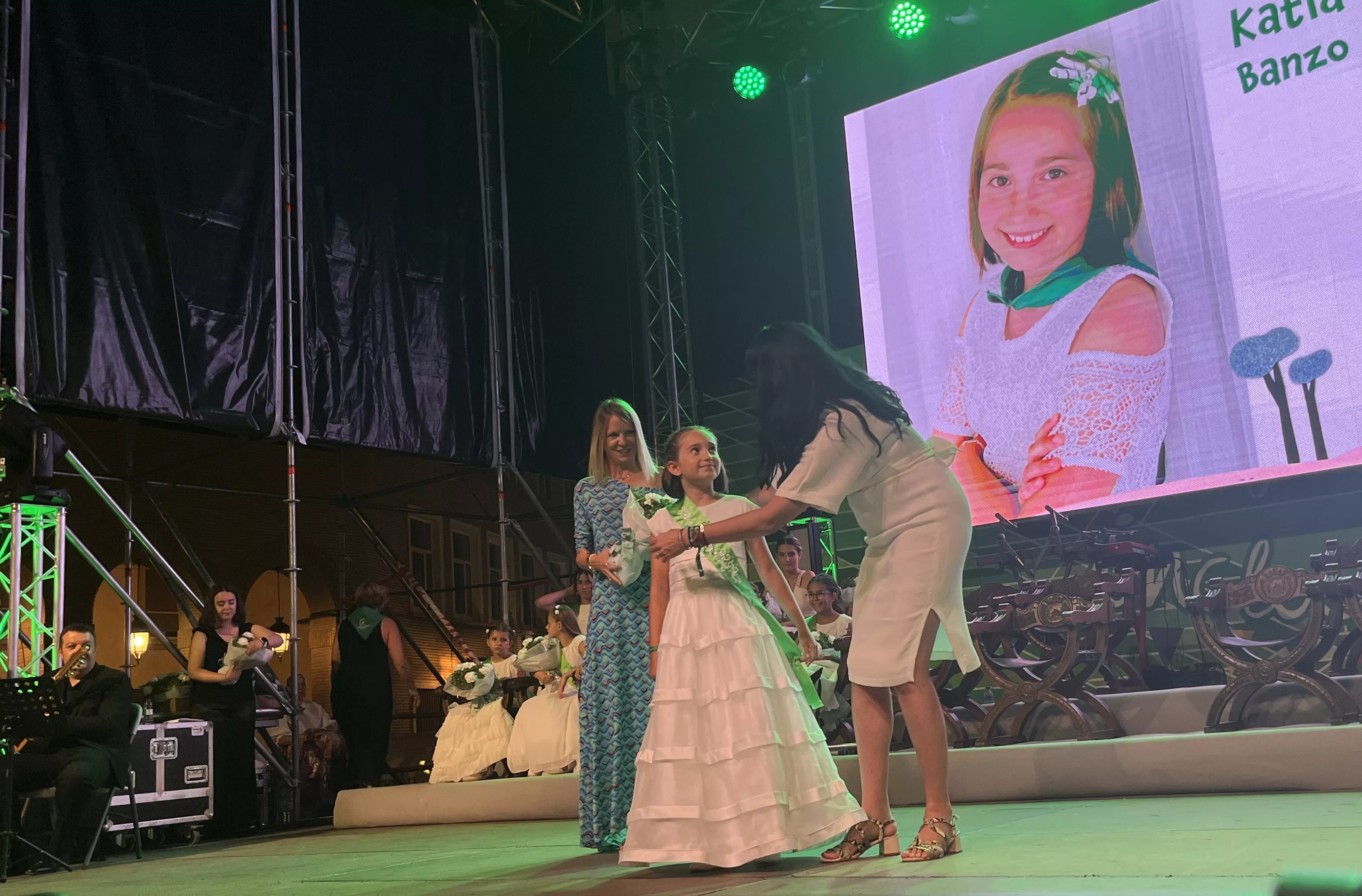 Acto de presentación de las mairalesas y mainate de Huesca 2024. Foto Mercedes Manterola