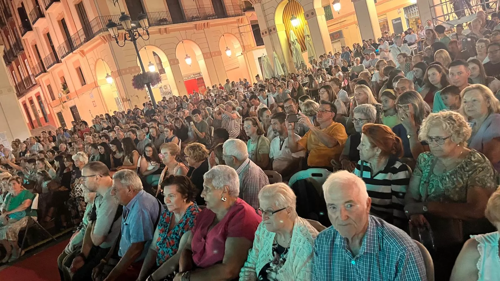Acto de presentación de las mairalesas y mainate de Huesca 2024. Foto Mercedes Manterola