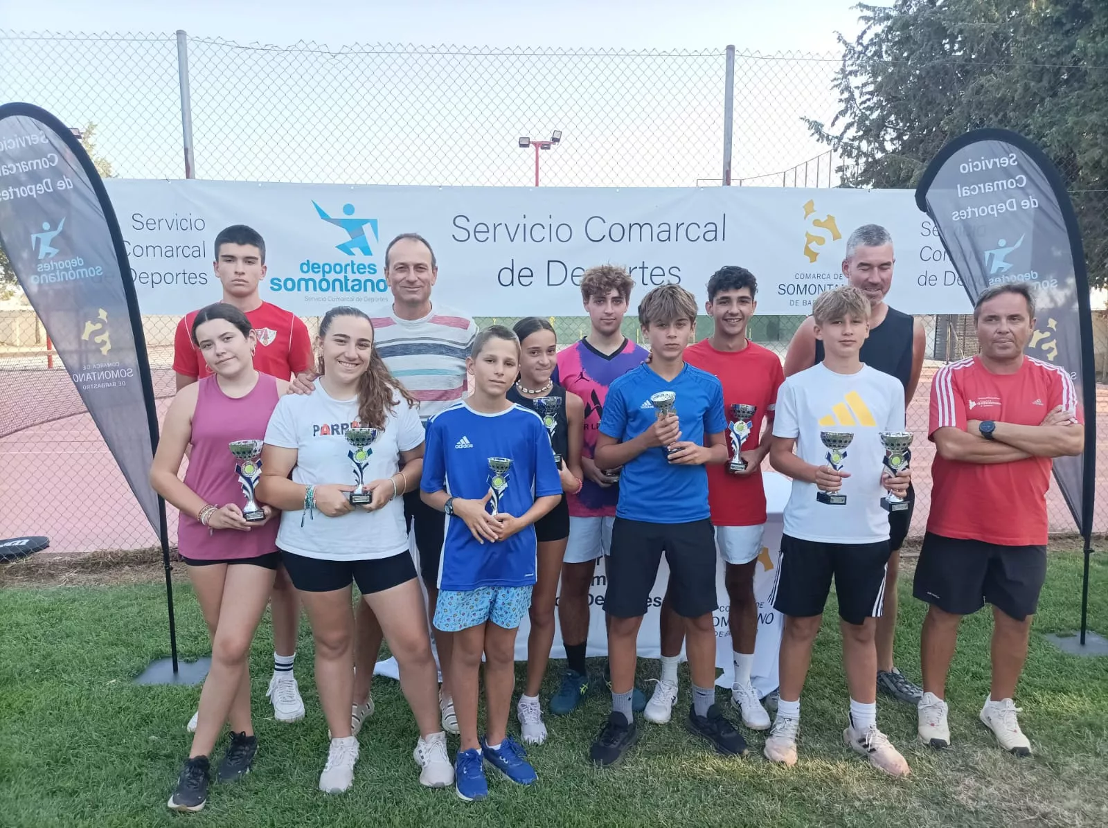 Foto de familia de los premiados.