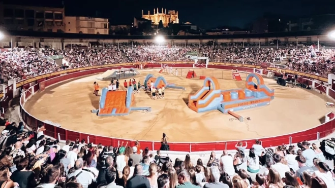 Gran ambiente en la plaza dd toros. Gran ambiente en la plaza dd toros.