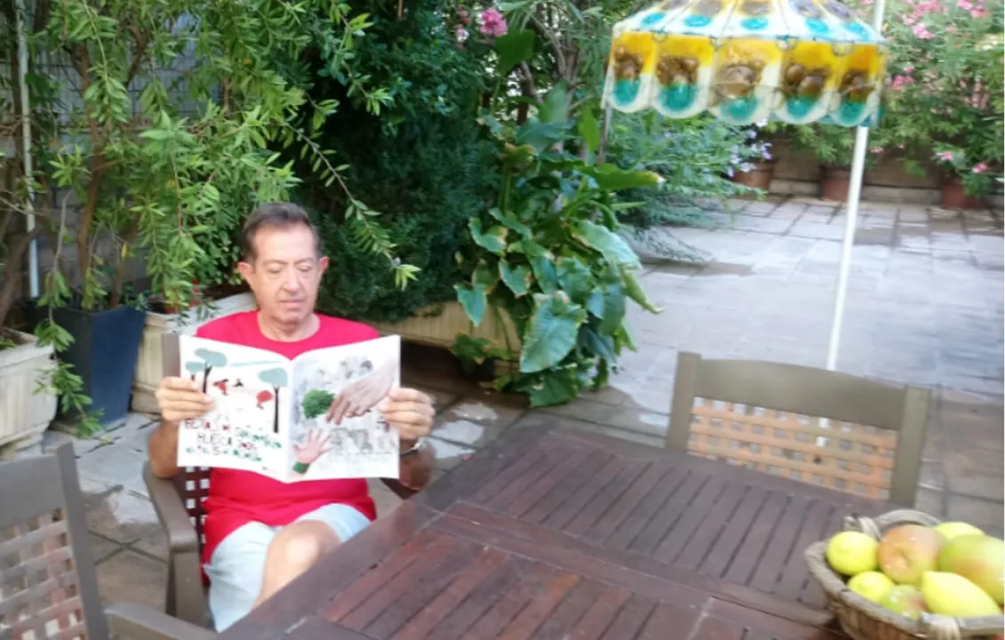 Nuestros lectores con la revista de San Lorenzo de EL DIARIO DE HUESCA.