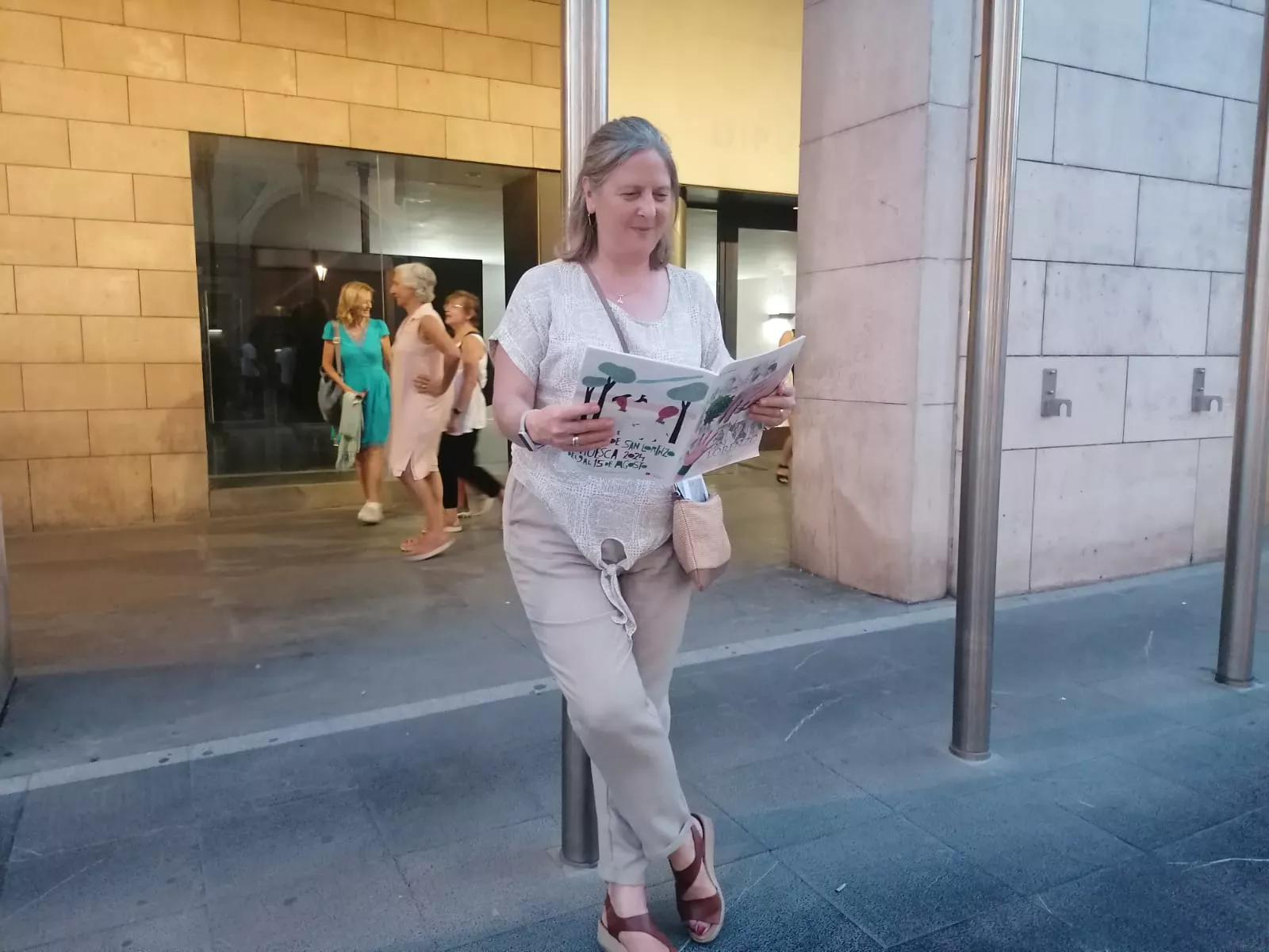 Nuestros lectores con la revista de San Lorenzo de EL DIARIO DE HUESCA.