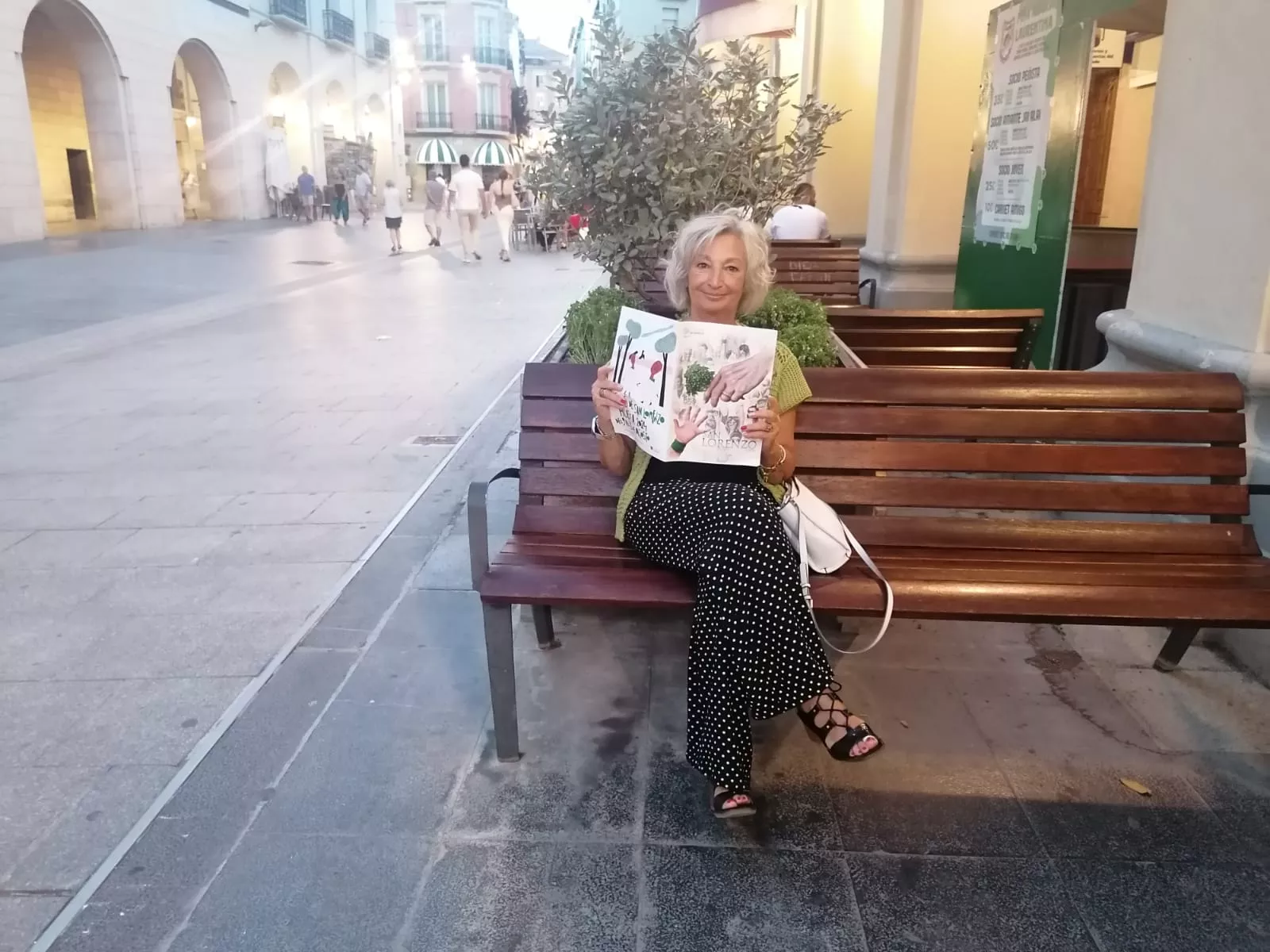 Nuestros lectores con la revista de San Lorenzo de EL DIARIO DE HUESCA.