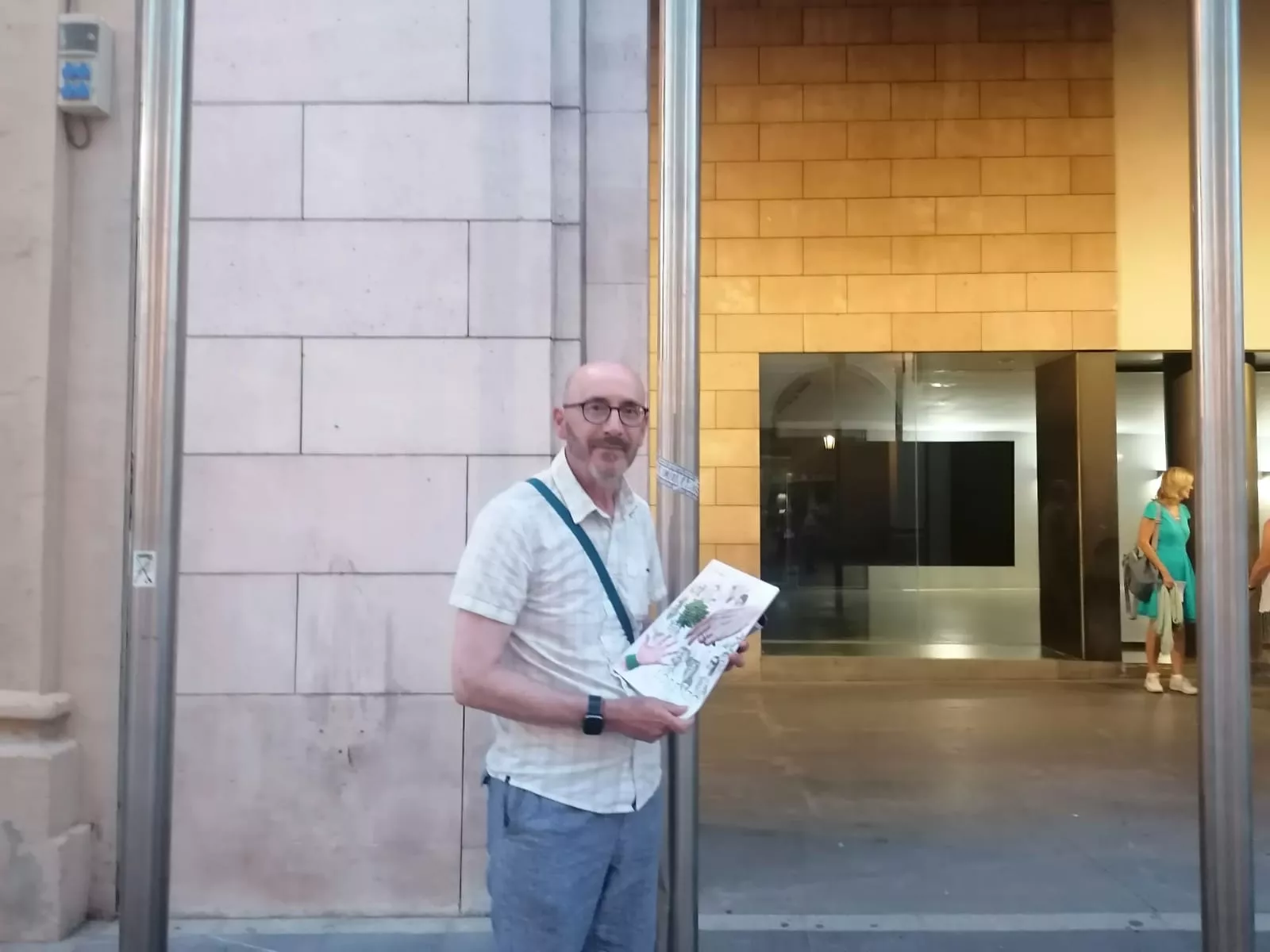 Nuestros lectores con la revista de San Lorenzo de EL DIARIO DE HUESCA.