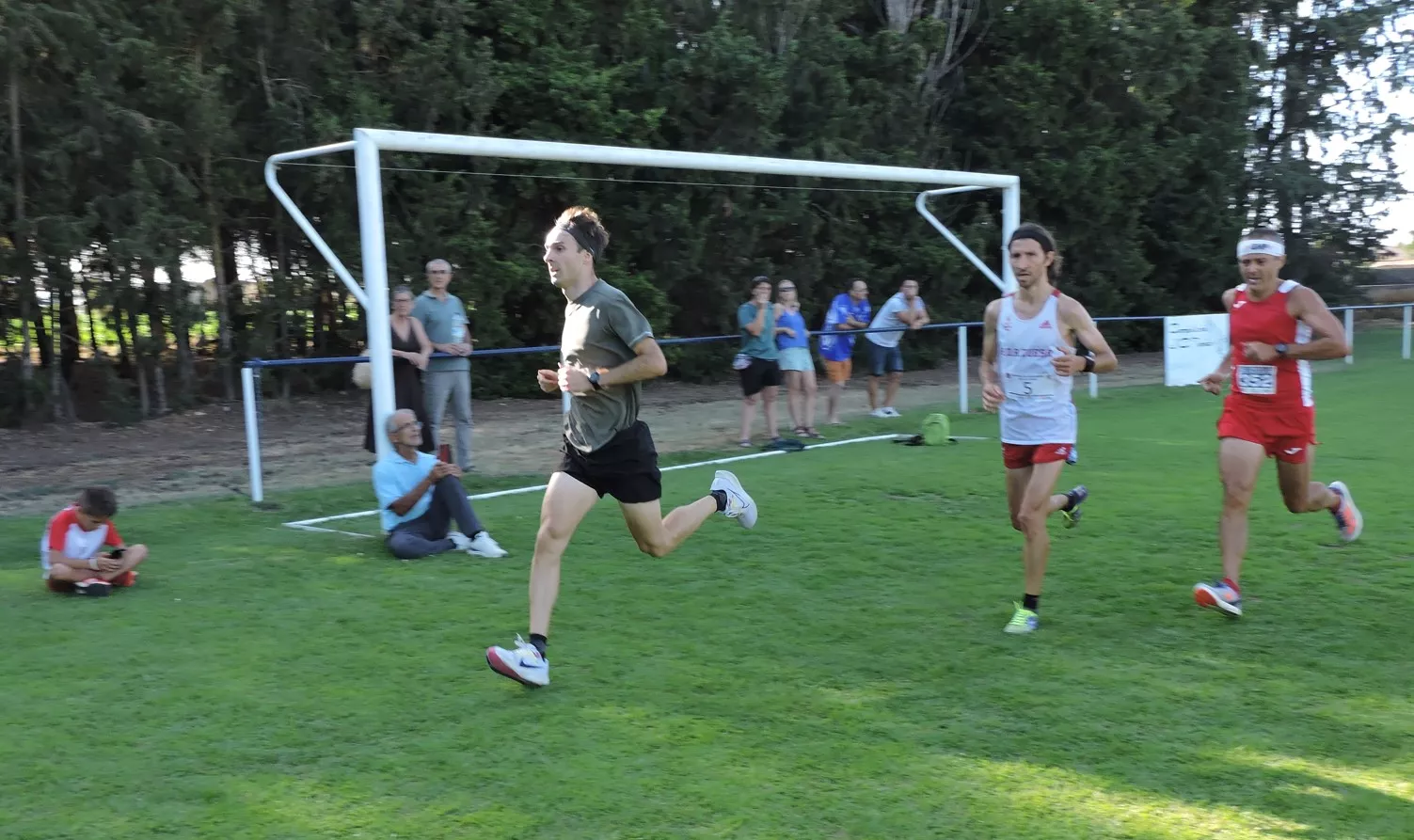 Juan Dobato ganando una prima