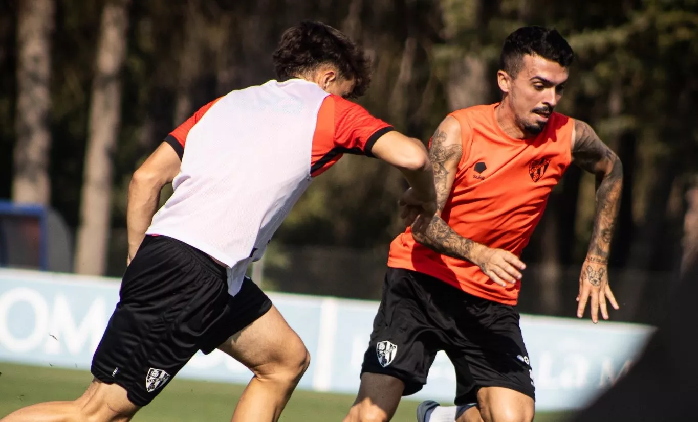 Joaquín Muñoz, jugador del Huesca, en un entrenamiento reciente. Foto: SDH