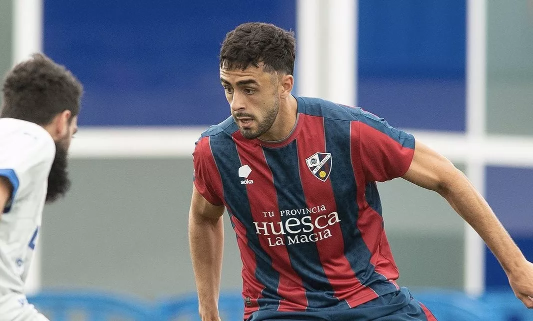 El Huesca da la cara ante el Alavés, con gol incluido de Ayman