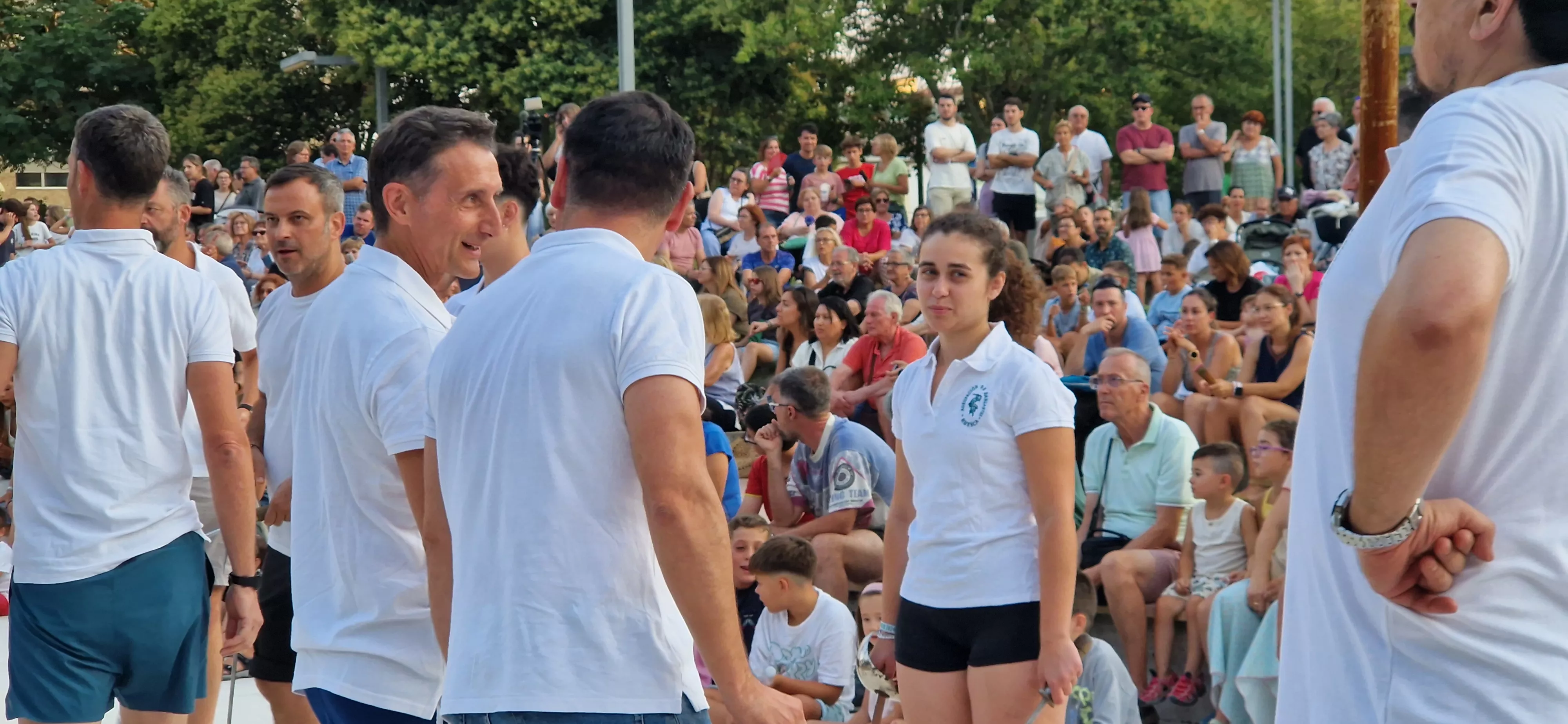 Ensayo general de los Danzantes y la Banda de Música de Huesca. Foto Myriam Martínez
