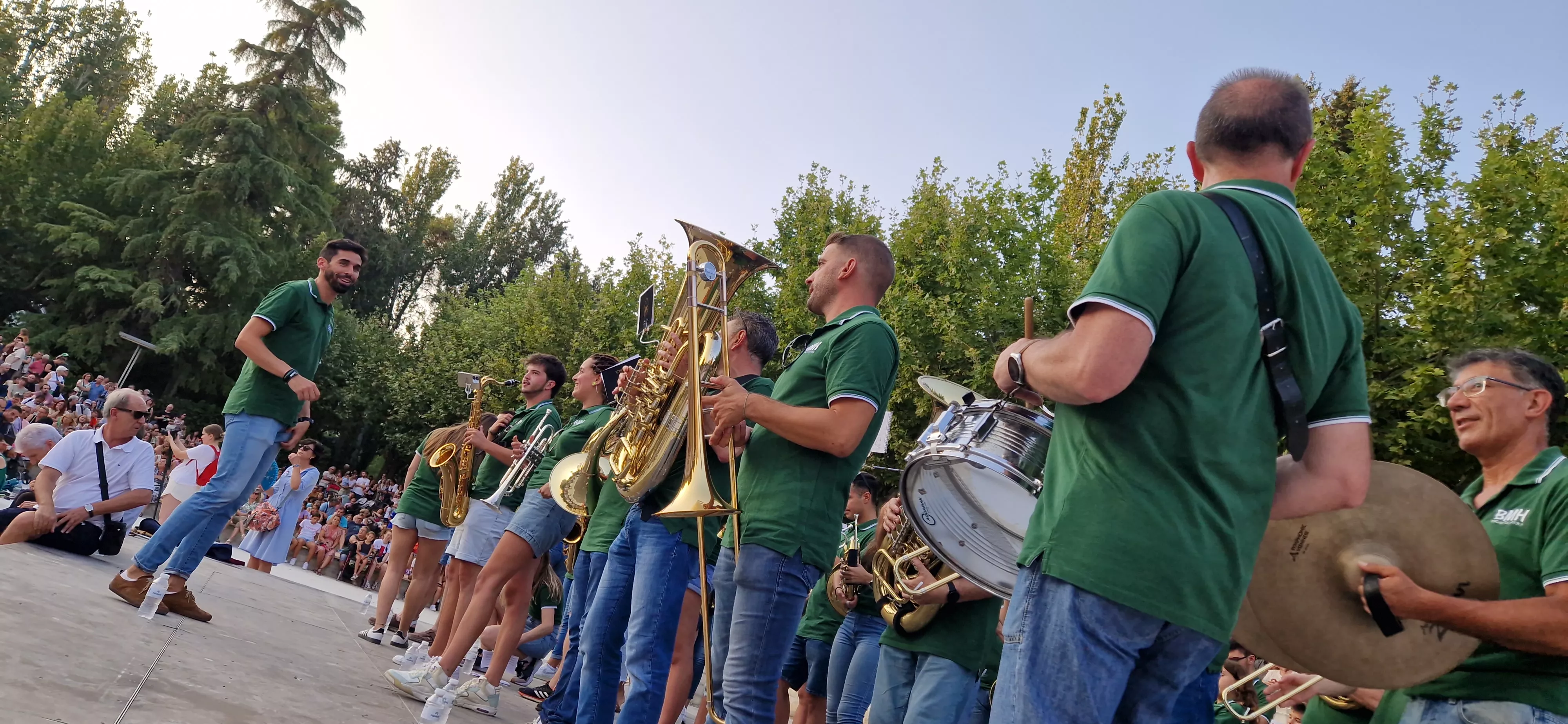 Ensayo general de los Danzantes y la Banda de Música de Huesca. Foto Myriam Martínez
