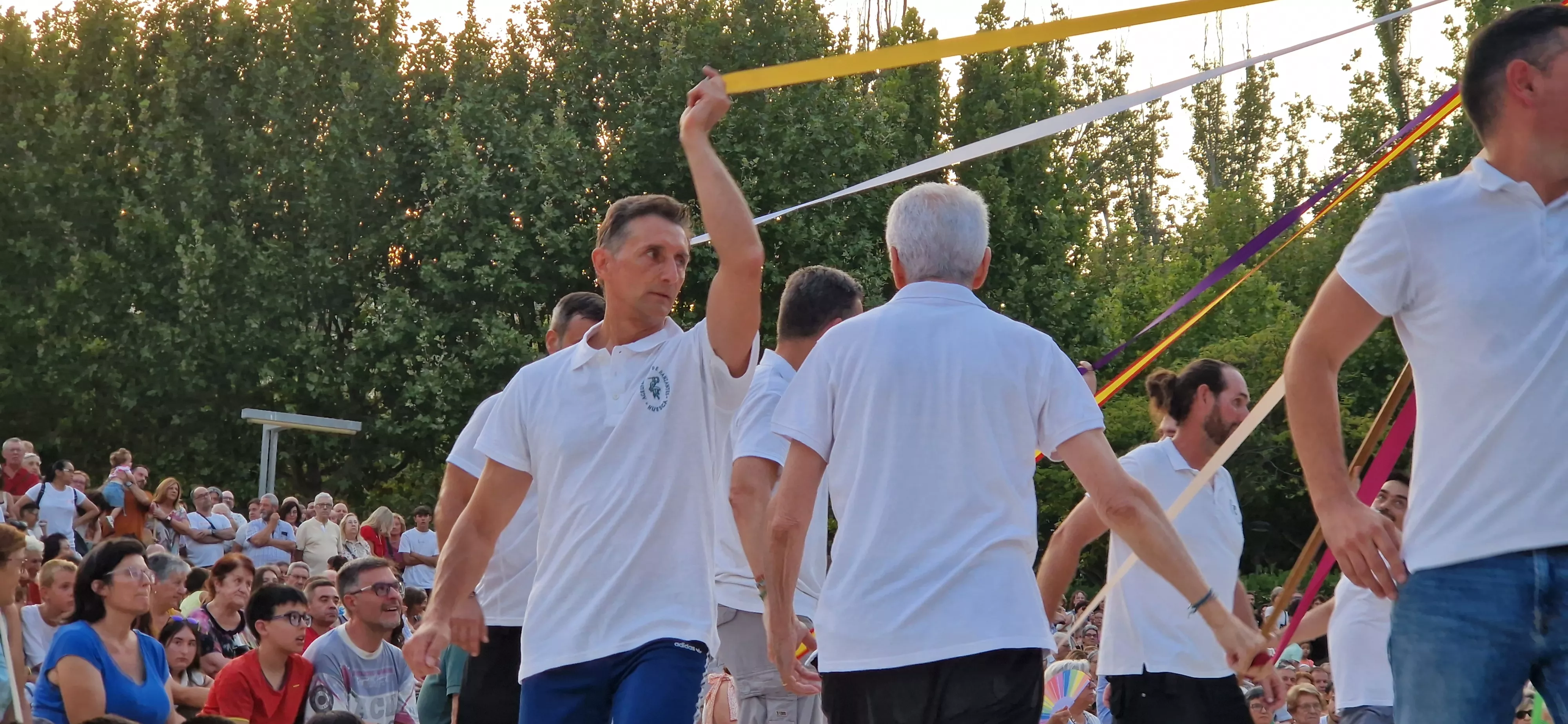 Ensayo general de los Danzantes y la Banda de Música de Huesca. Foto Myriam Martínez