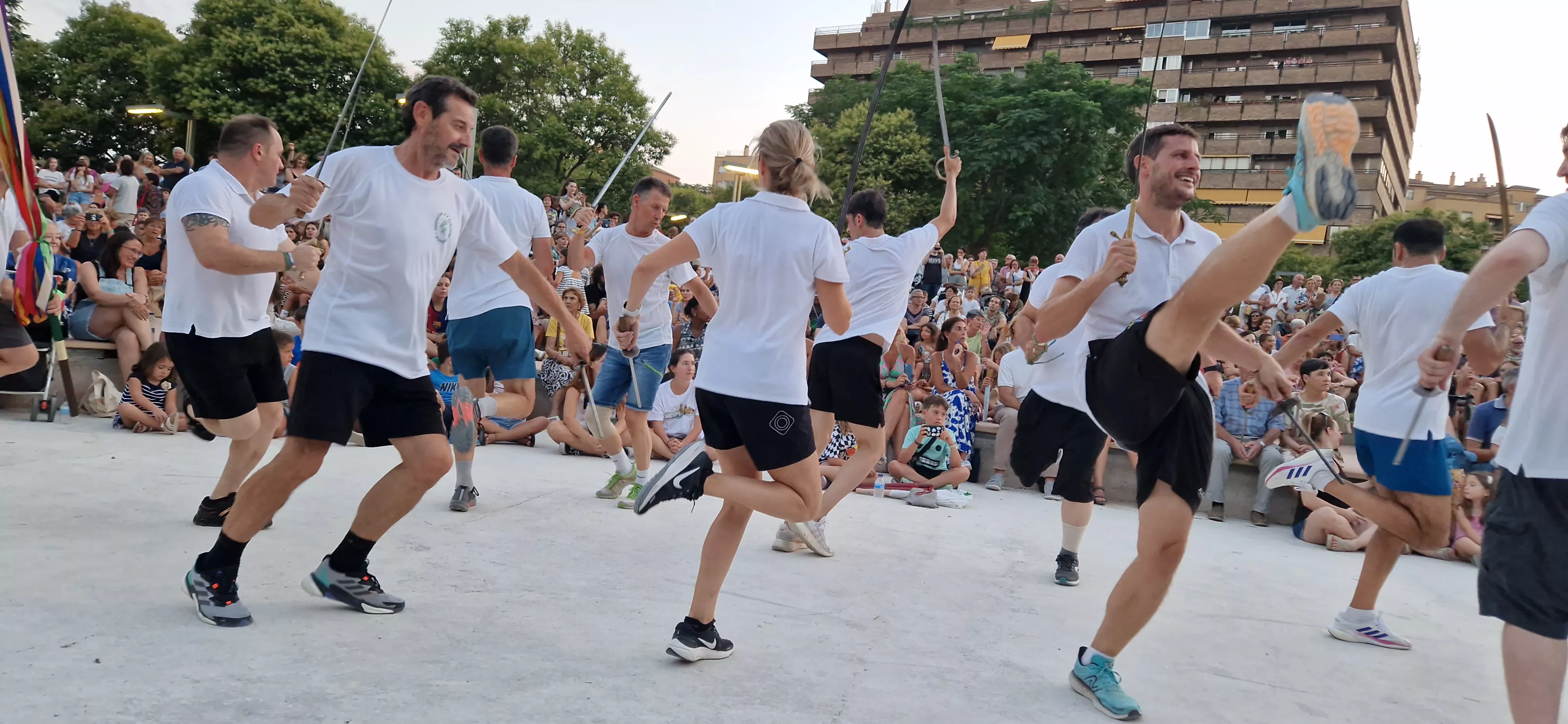 Ensayo general de los Danzantes y la Banda de Música de Huesca. Foto Myriam Martínez