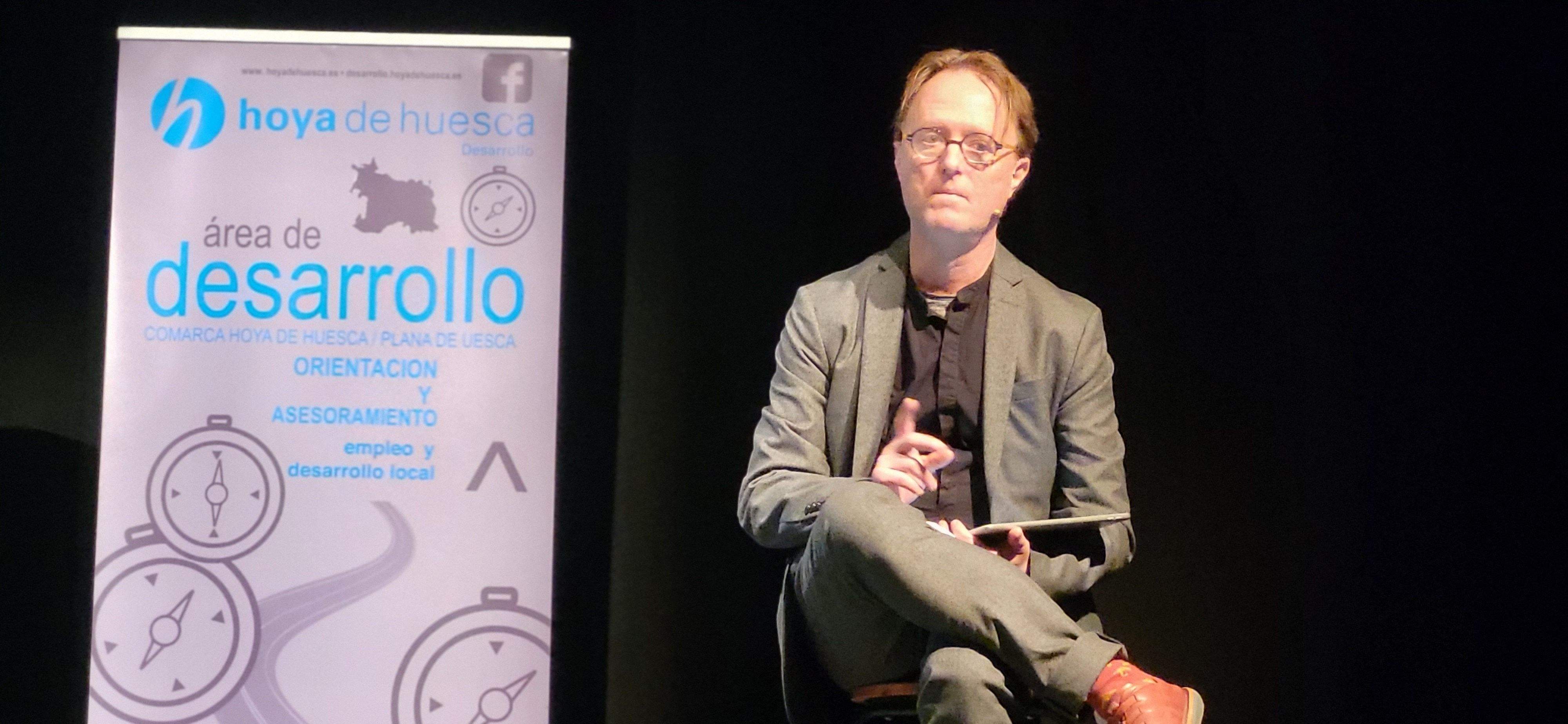 Jesús Arbués dirige 'La hoguera de las maravillas'. Foto Myriam Martínez