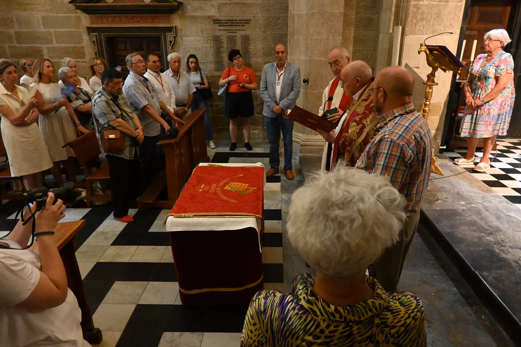 Manto del Santo Cristo de los Milagros en Huesca. Foto Carlos Jalle