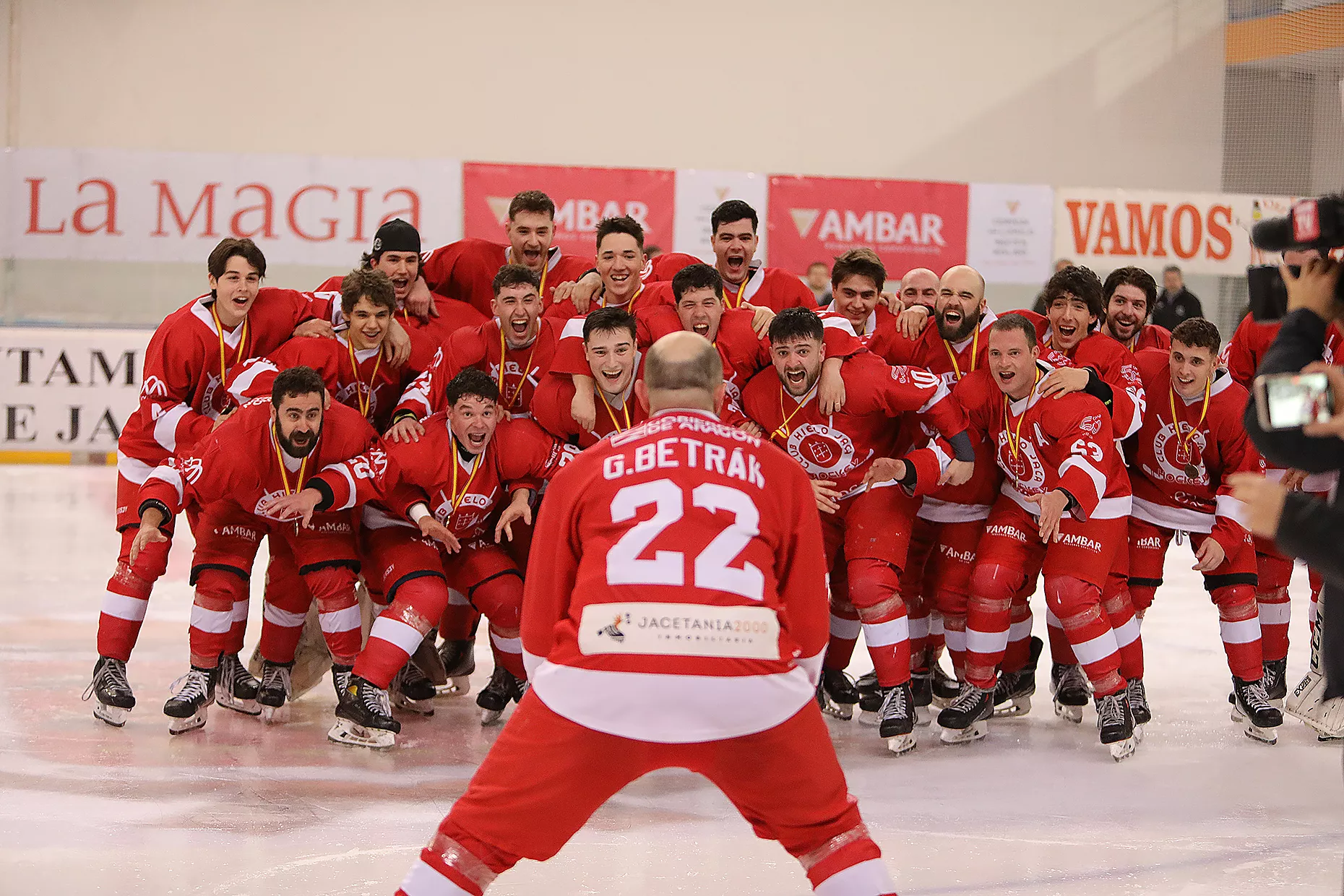 Foto de archivo de una celebración de Hielo Jaca. Hielo Jaca viajará a Estonia para disputar la Copa Continental.