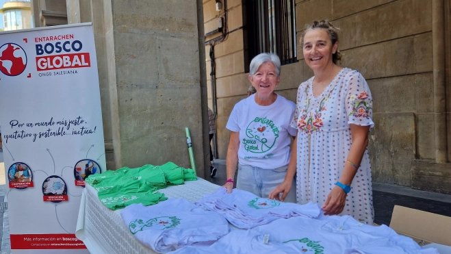 Maite Aznárez, a la izquierda. Foto Myriam Martínez Maite Aznárez, a la izquierda. Foto Myriam Martínez