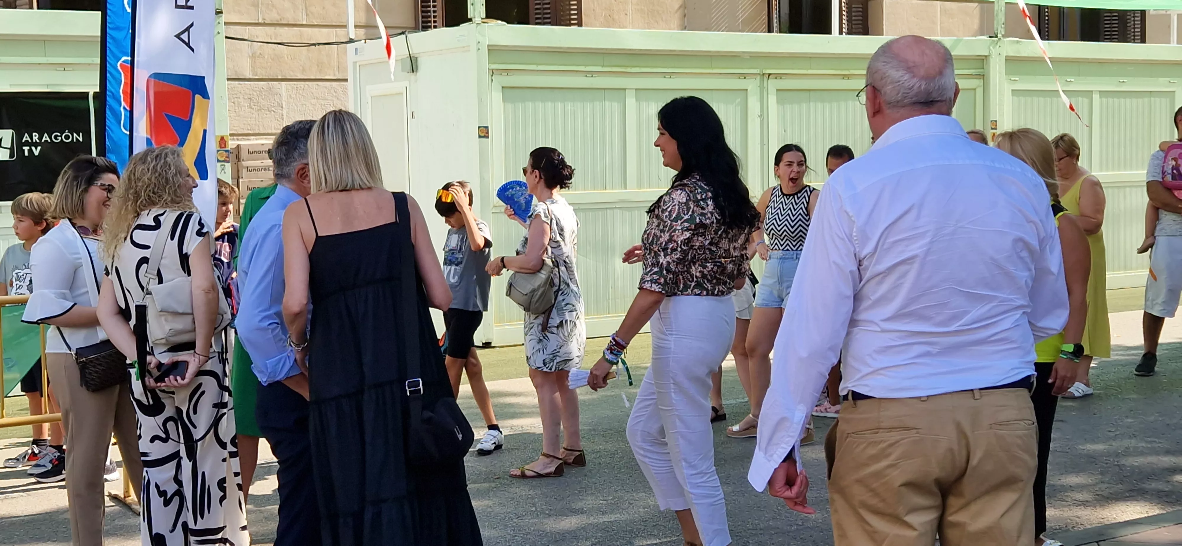 Reparto de Pan de San Lorenzo en la Plaza de Navarra. Foto Myriam Martínez 