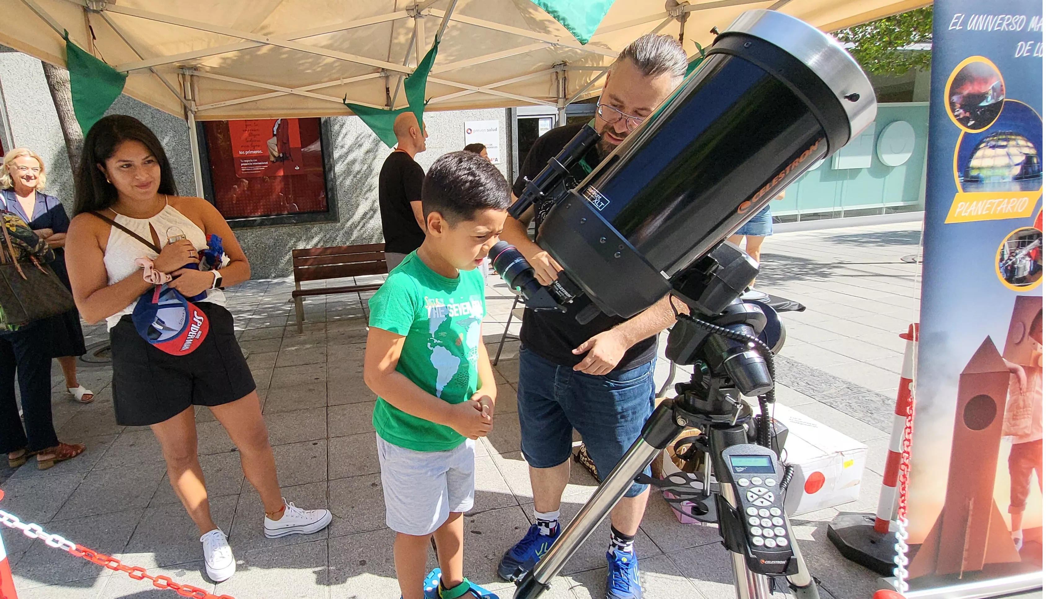 Observación del sol organizada por el Planetario de Aragón en Huesca. Foto Mercedes Manterola