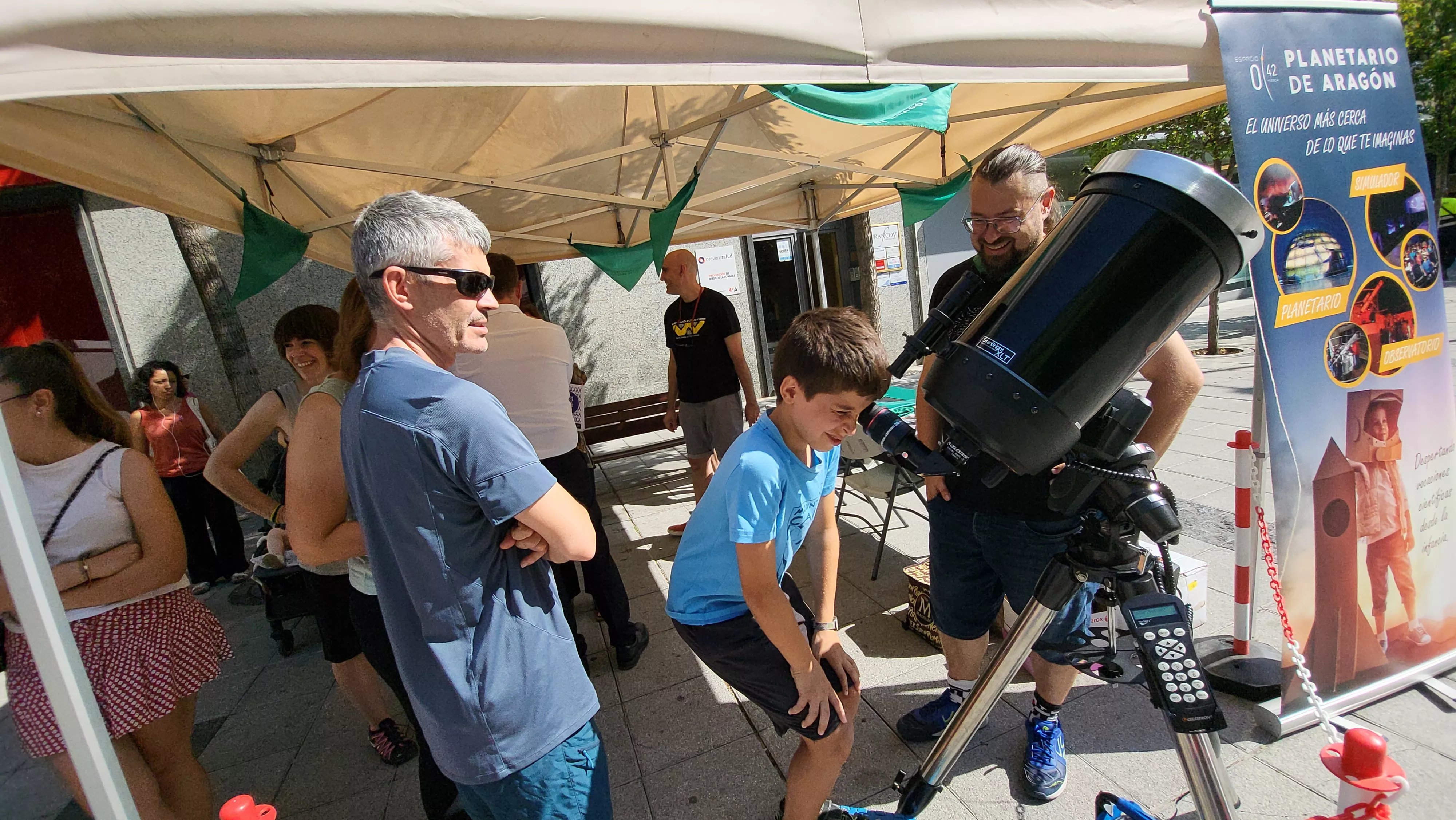 Observación del sol organizada por el Planetario de Aragón en Huesca. Foto Mercedes Manterola